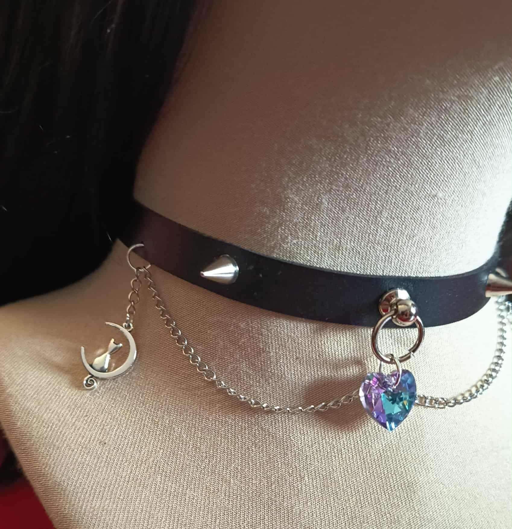 Gotycki choker z kryształowym sercem 2