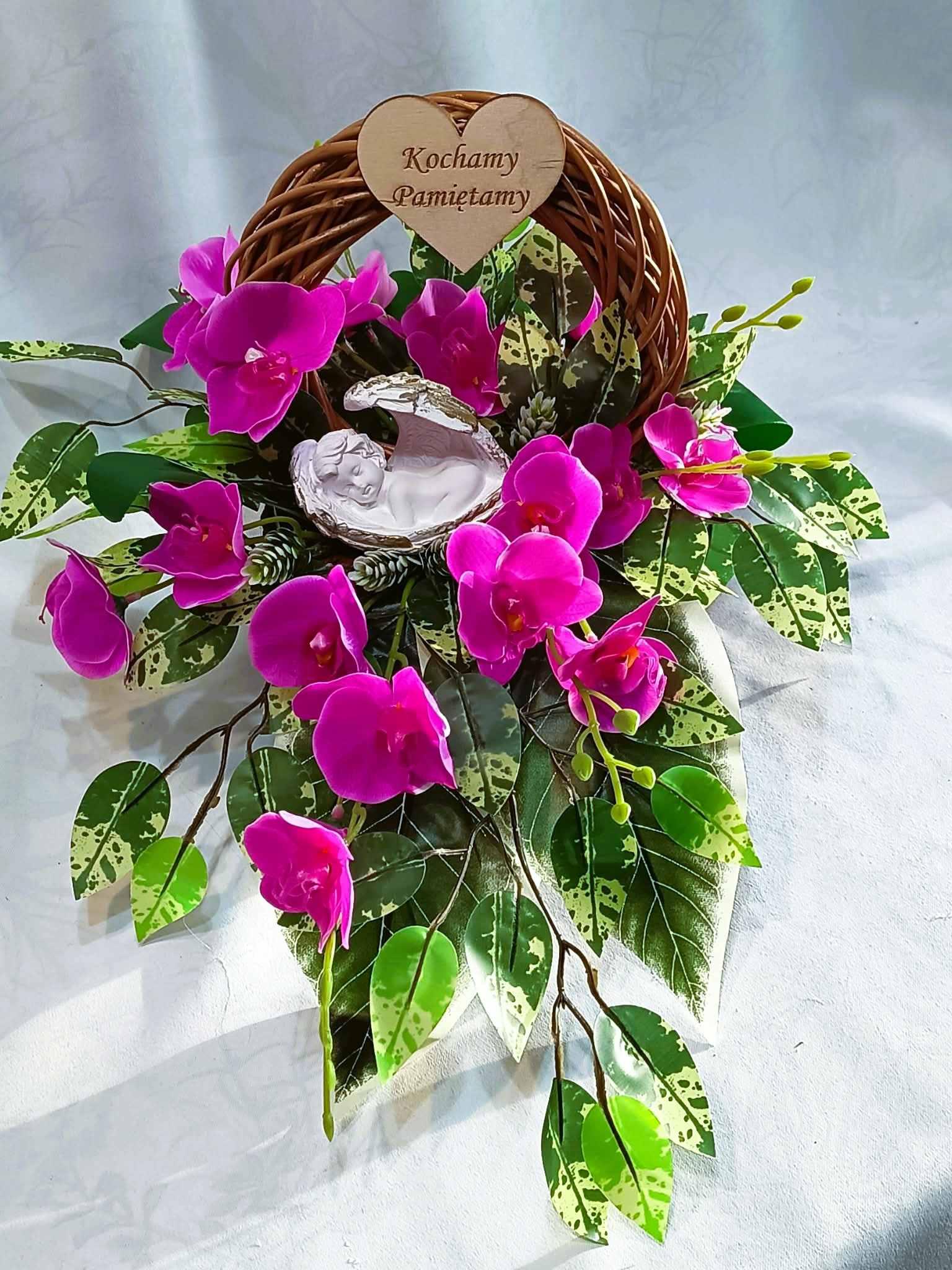 Kompozycja kwiatowa z aniołkiem (3) / Floral arrangement with a little angel (3) #KNG031 0