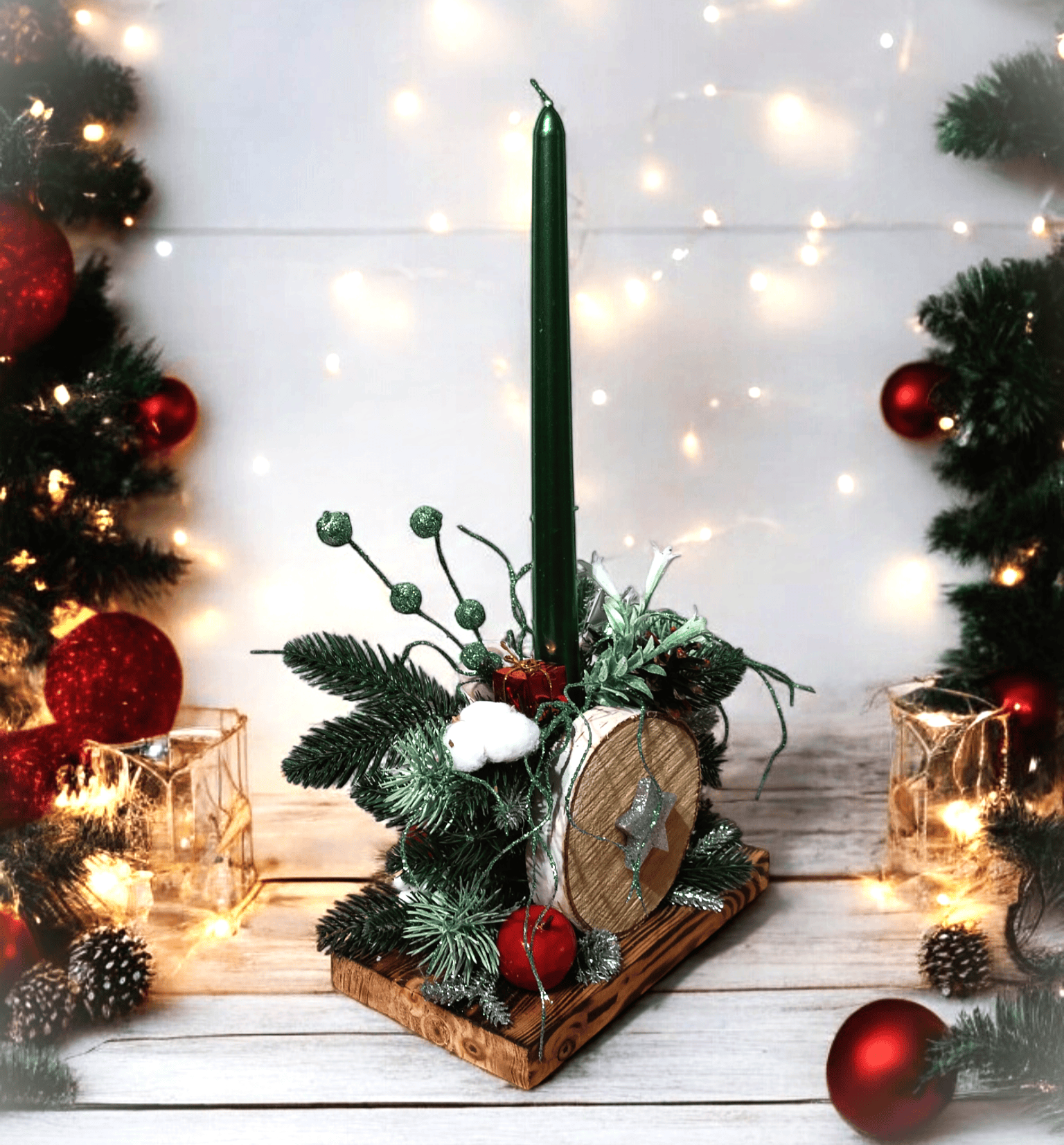 Stroik ze świecą na plastrze brzozy. 0