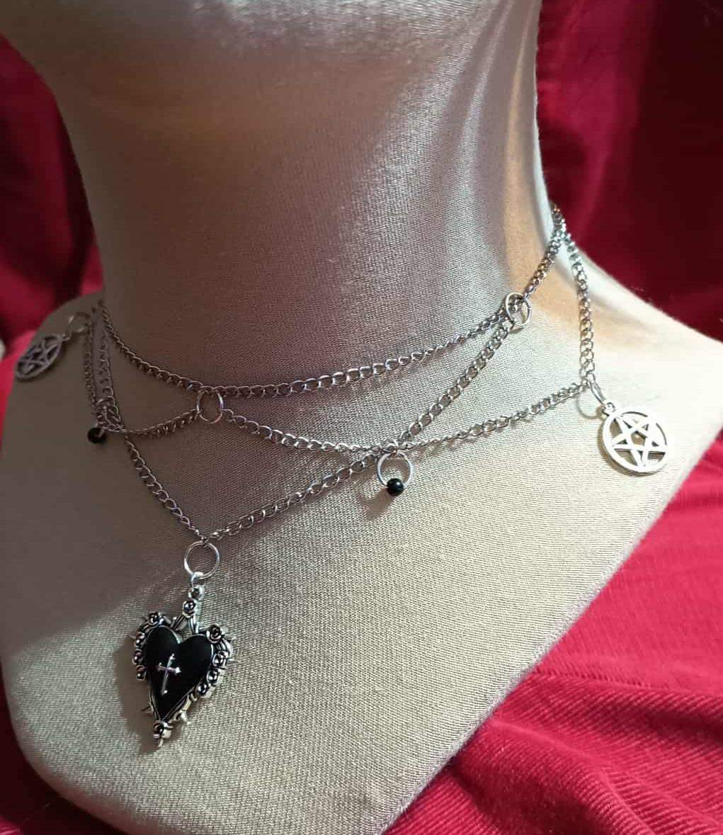 Gotycki choker - kolia - z czarnym sercem. 1