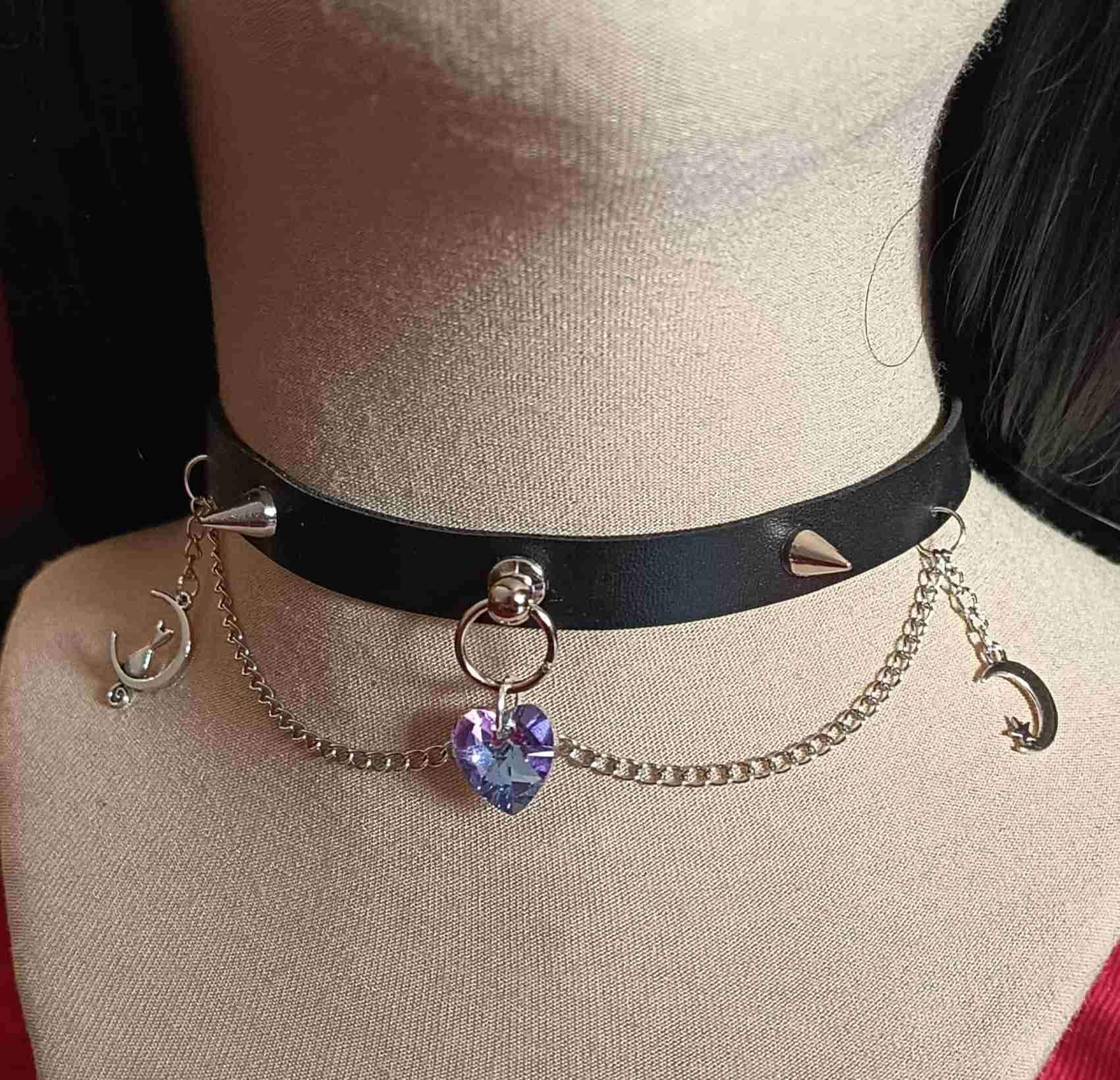 Gotycki choker z kryształowym sercem 0