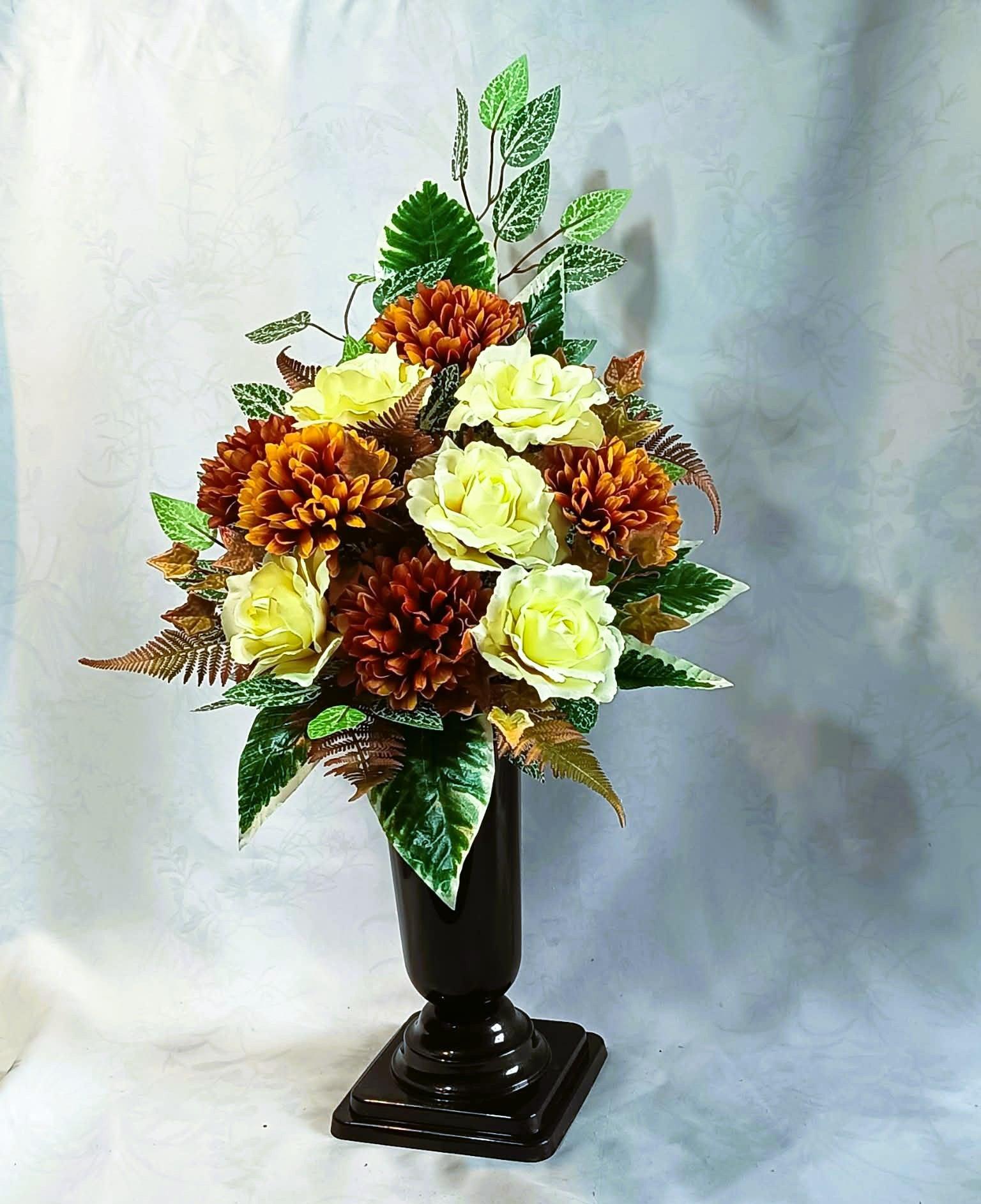 Zestaw nagrobny chryzantemy i róże / Grave arrangement: chrysanthemums and roses #KNG034 4