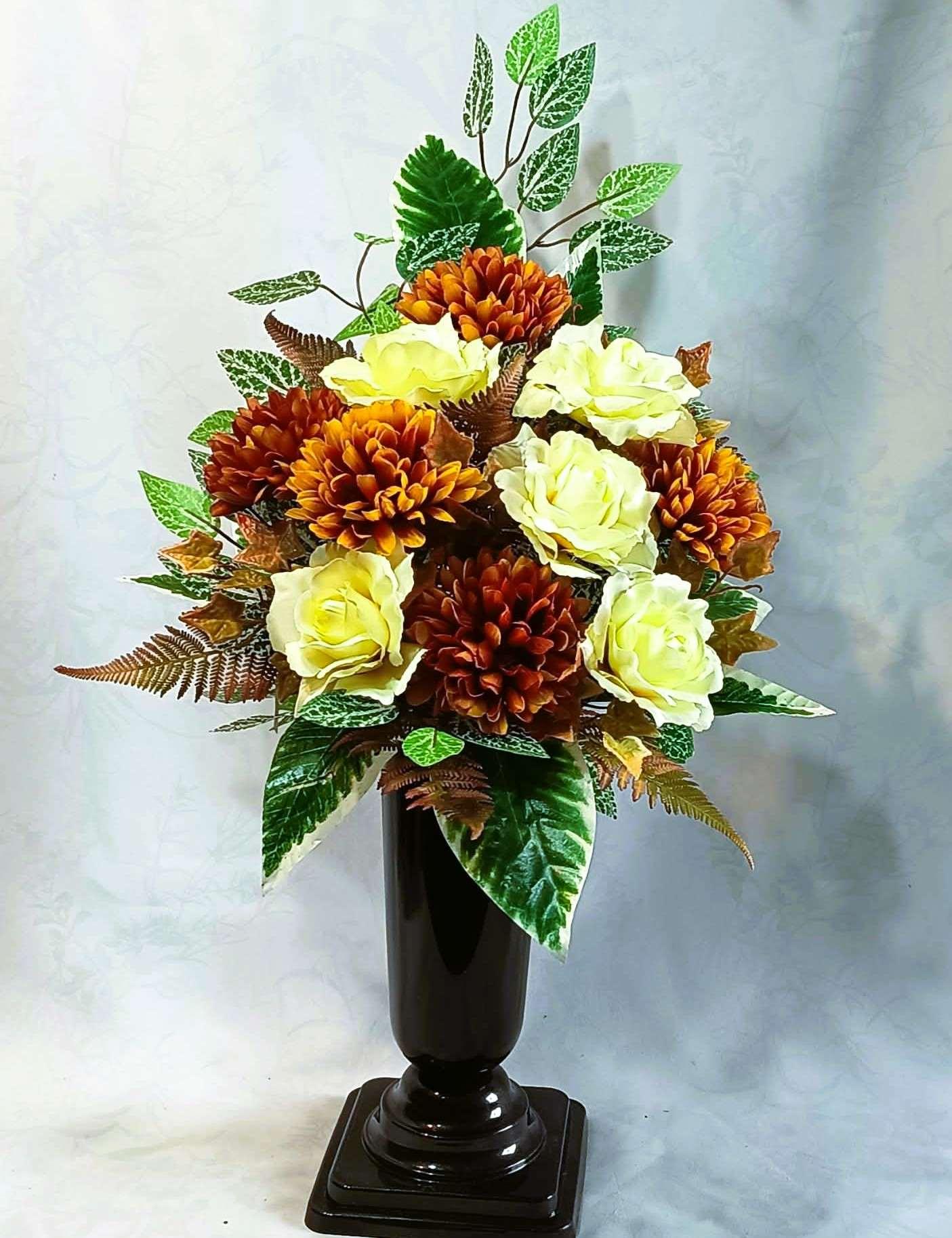 Zestaw nagrobny chryzantemy i róże / Grave arrangement: chrysanthemums and roses #KNG034 8