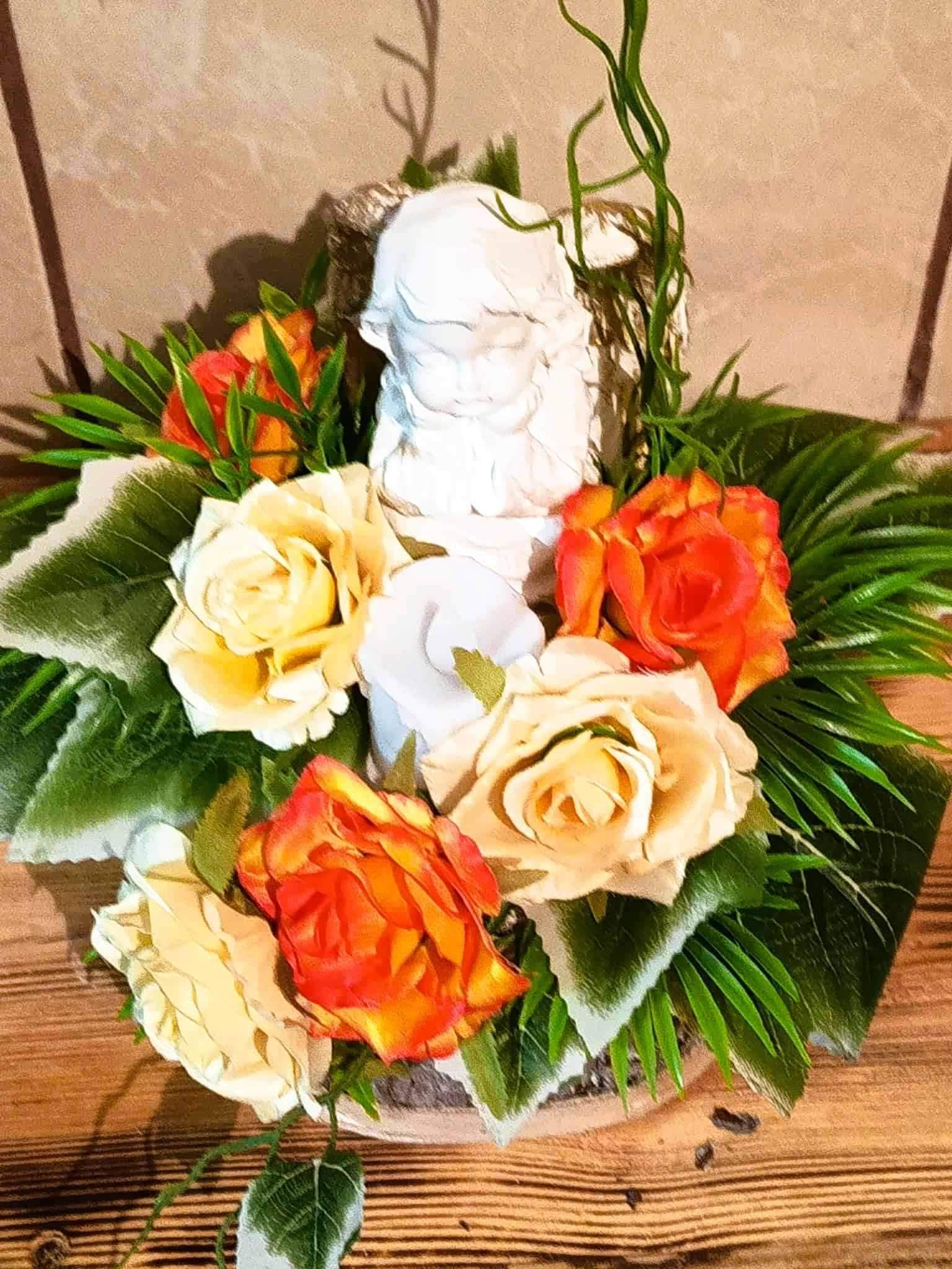 Kompozycja nagrobna z aniołkiem 3