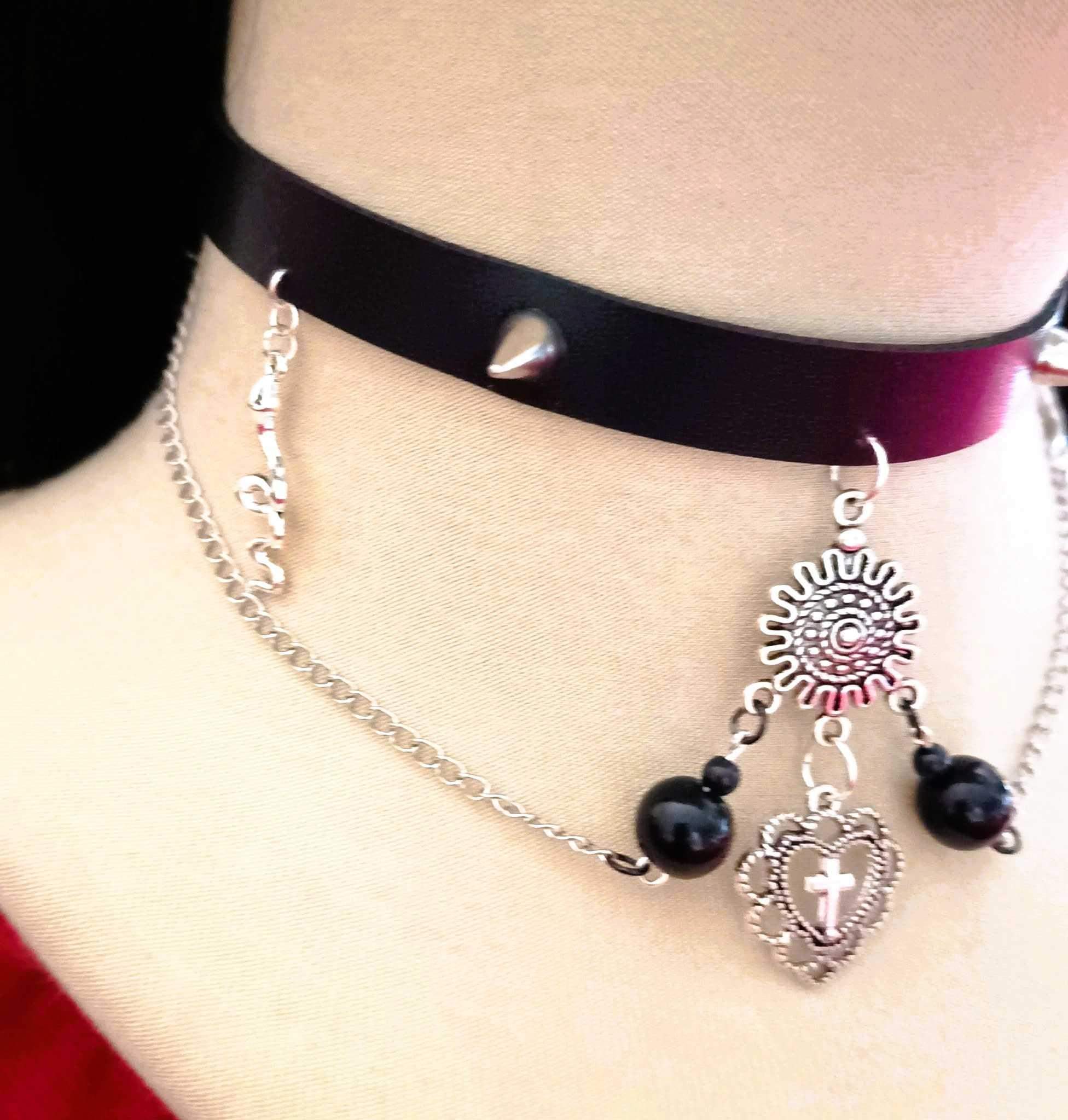 Gotycki choker z zawieszkami mix #0025 1