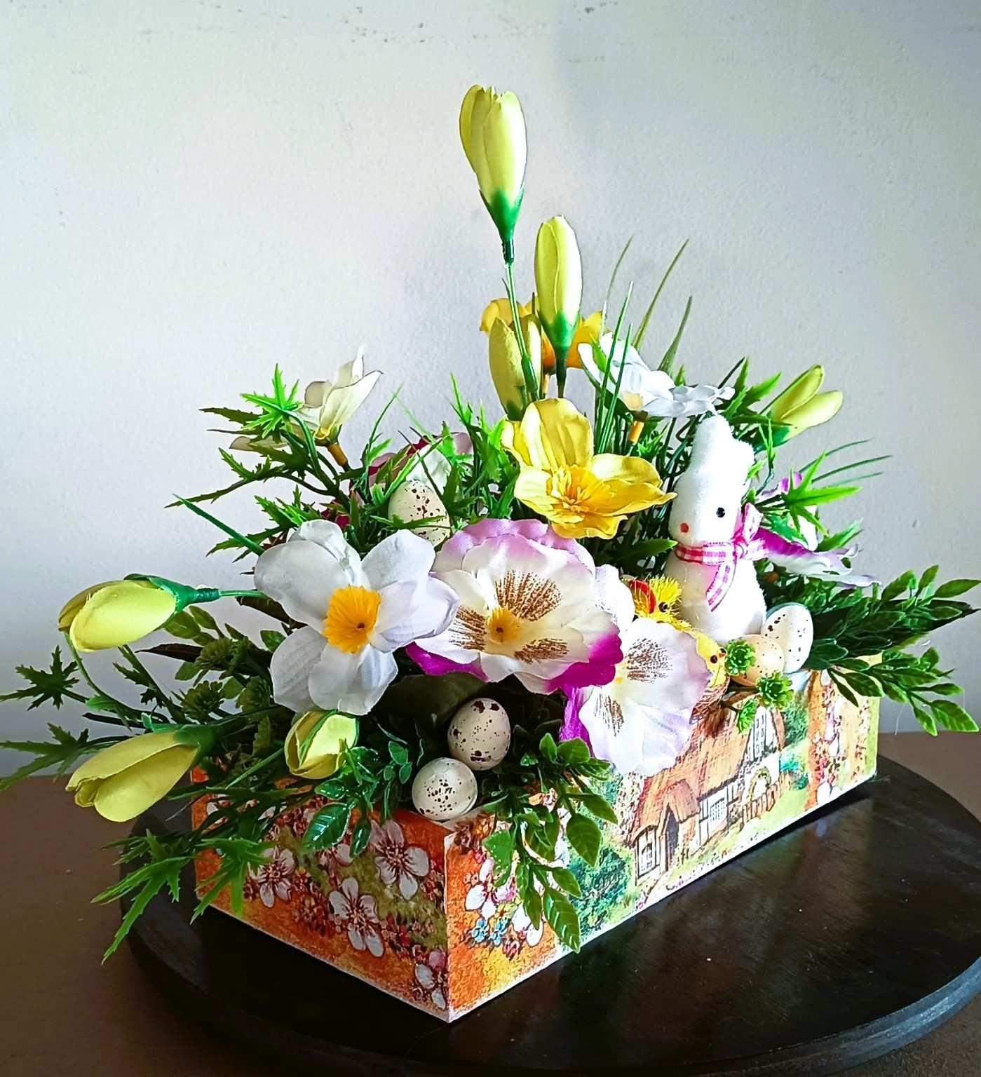 Dekoracja Wielkanocna w skrzyneczce z zajączkiem #DW012 1