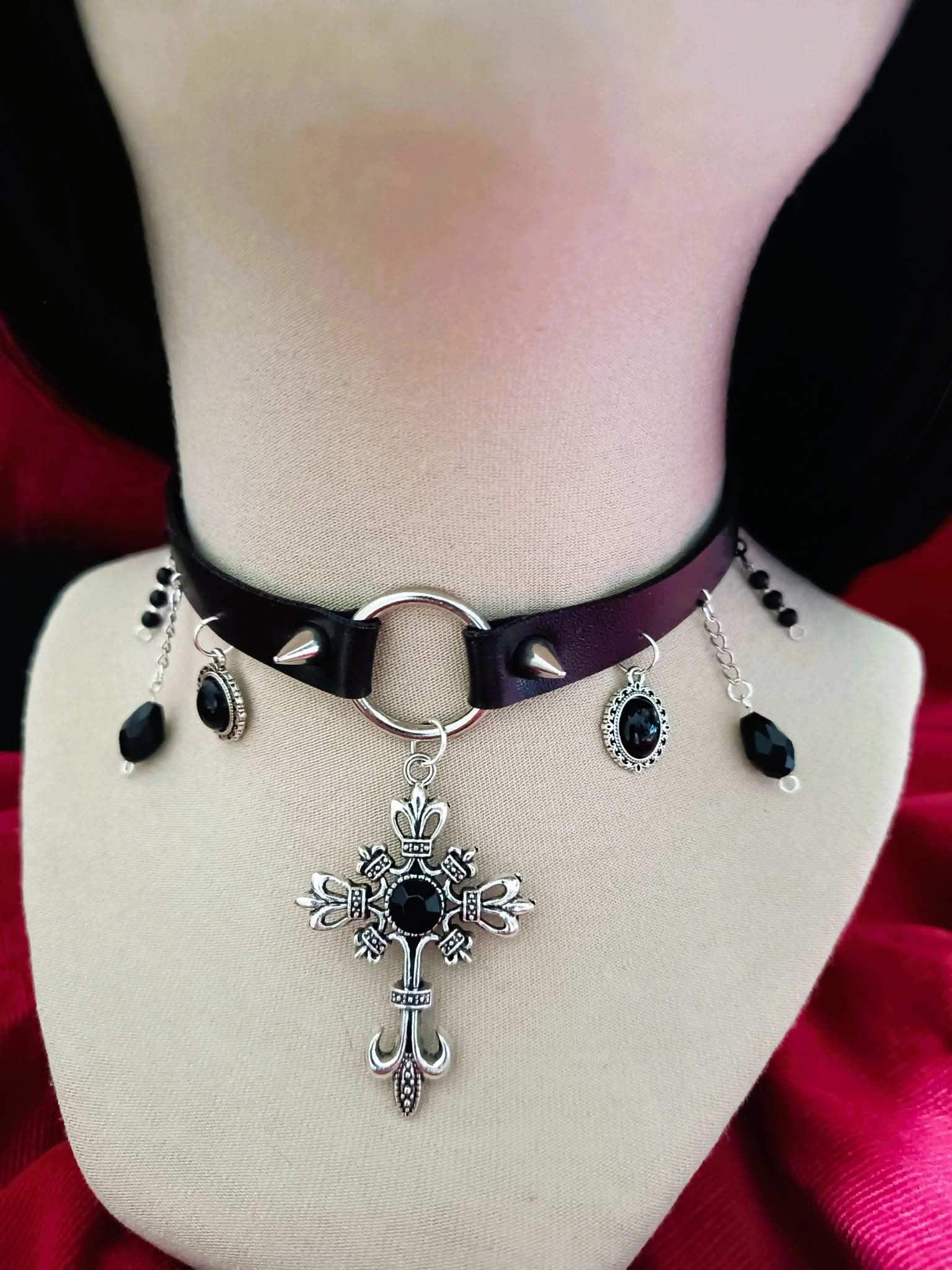 Choker w stylu gotyckim z dużym krzyżem #0027 0
