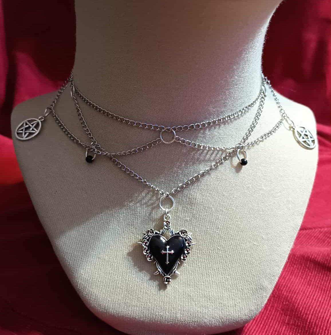 Gotycki choker - kolia - z czarnym sercem. 2