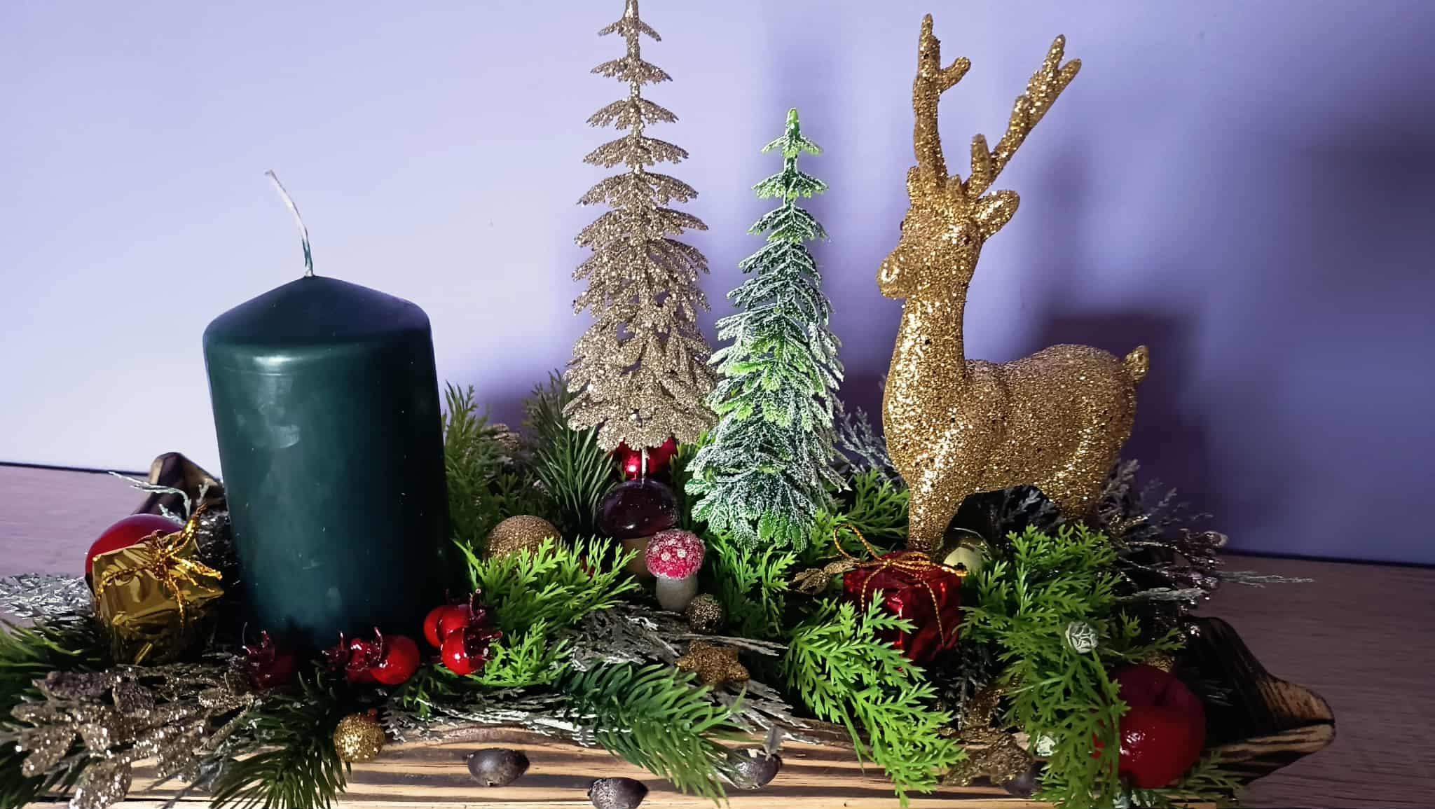 Świąteczna dekoracja z reniferem. 0