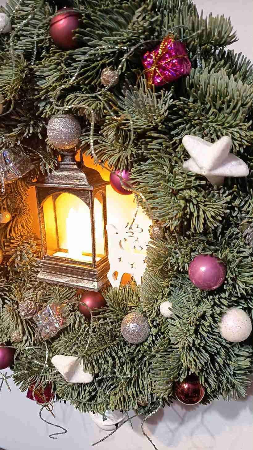 Wianek Świąteczny z latarenką 2