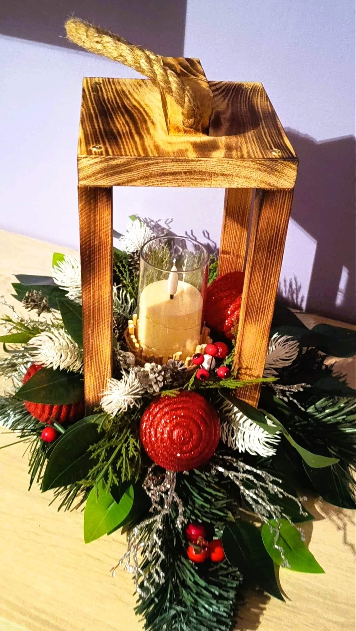 Świąteczna latarnia ze światełkiem 4