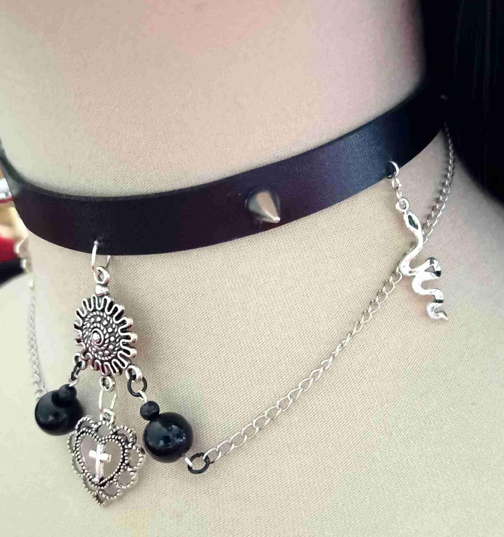 Gotycki choker z zawieszkami mix #0025 3