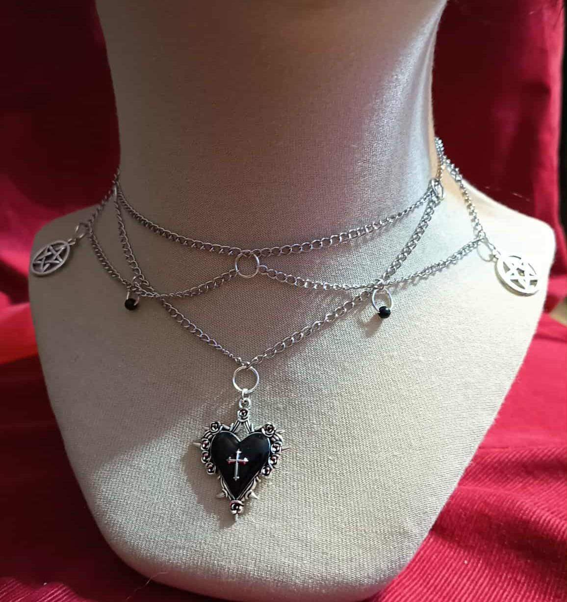 Gotycki choker - kolia - z czarnym sercem. 0