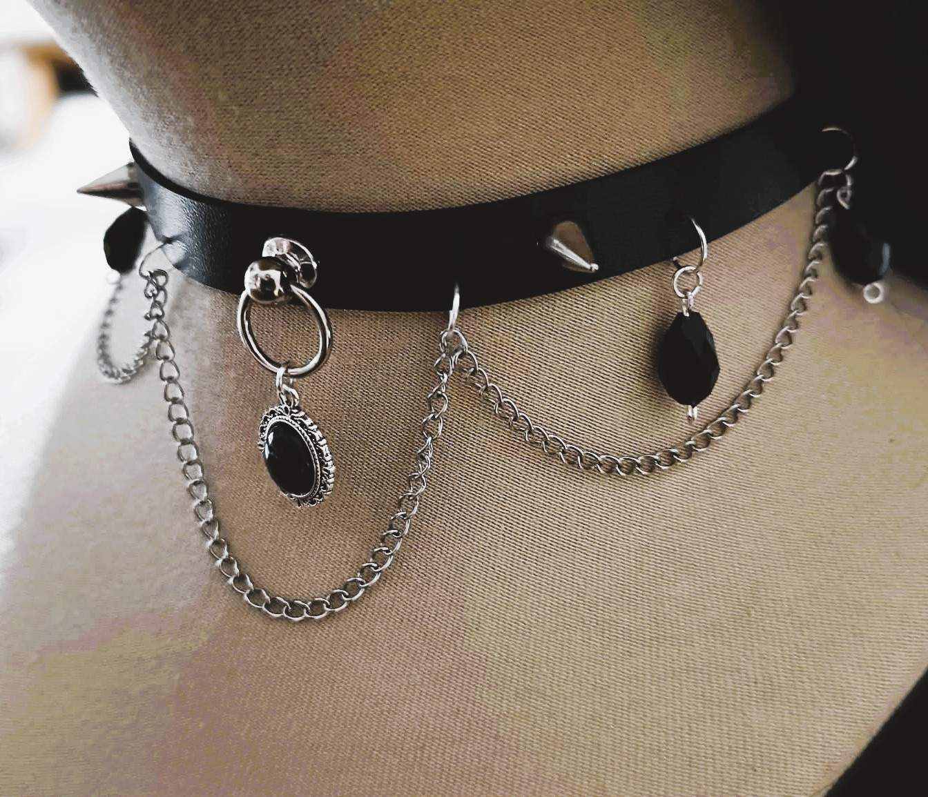 Choker w stylu gotyckim z czarnym kaboszonem i kryształowym i sopelkami #0022 1