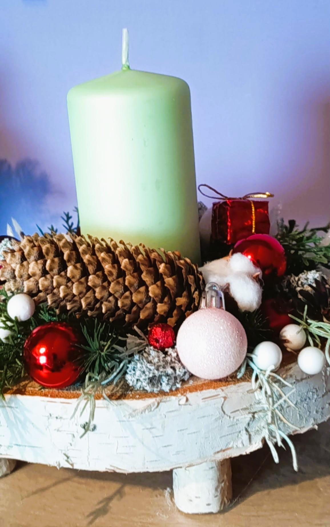 Dekoracja świąteczna ze świecą na plastrze brzozy. 6