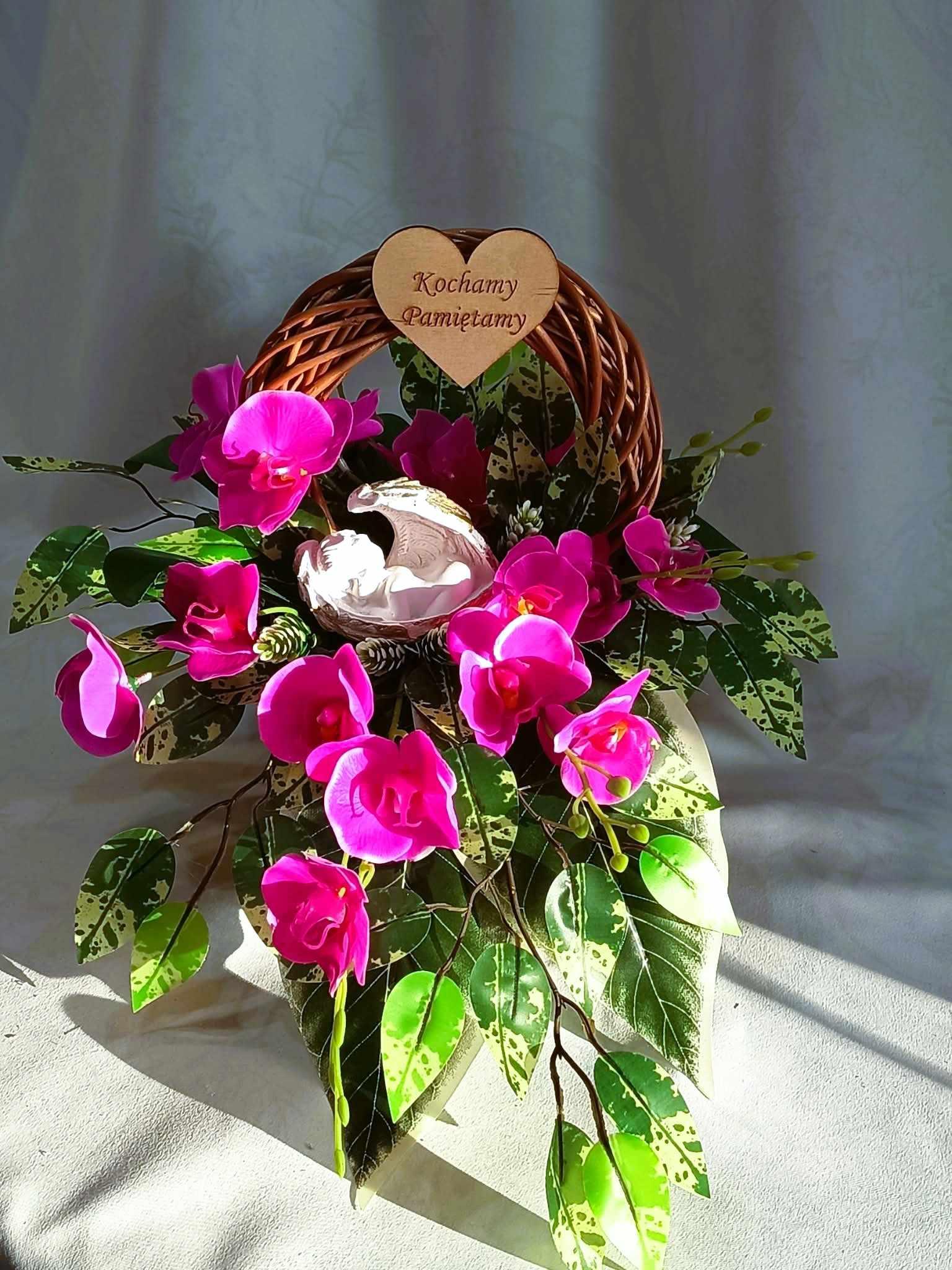 Kompozycja kwiatowa z aniołkiem (3) / Floral arrangement with a little angel (3) #KNG031 4