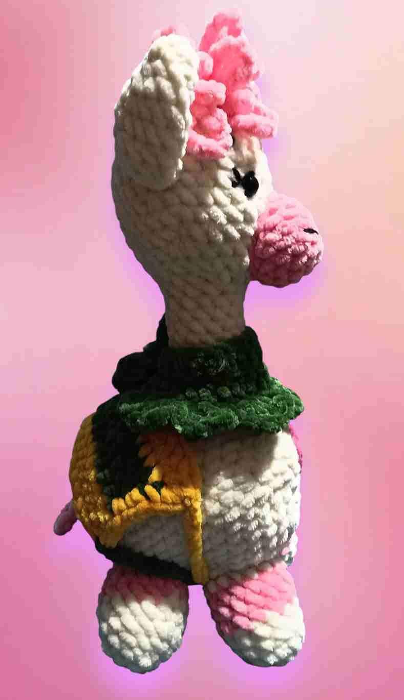 Ręcznie robiona alpaka z serduszkiem 1