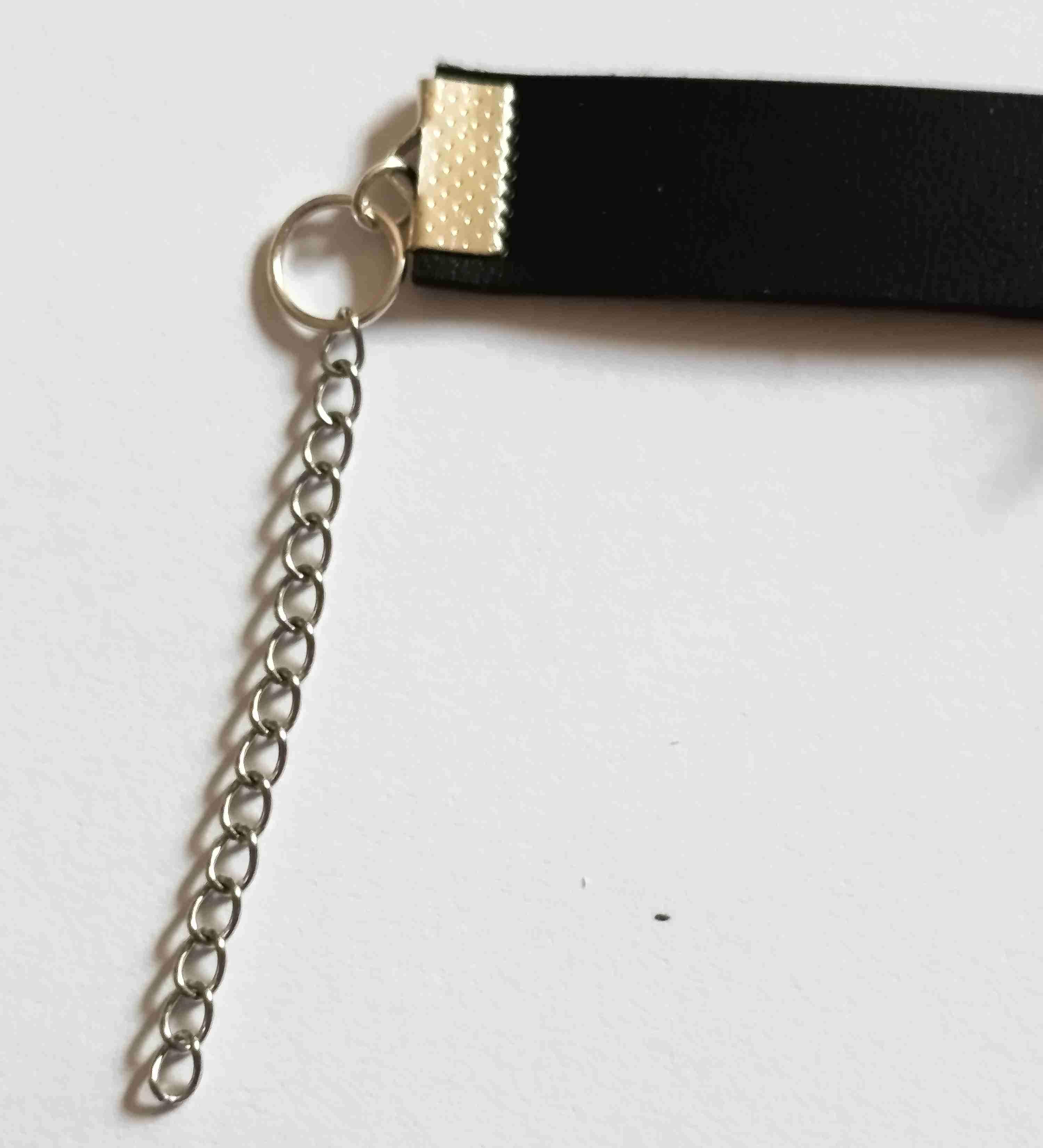 Choker w stylu gotyckim z krzyżem i ćwiekami 5