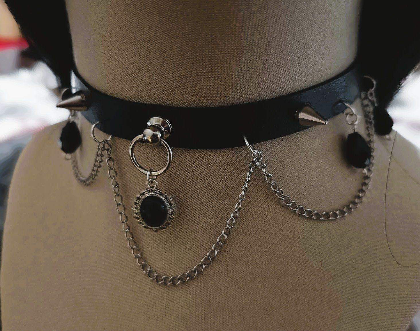 Choker w stylu gotyckim z czarnym kaboszonem i kryształowym i sopelkami #0022 4