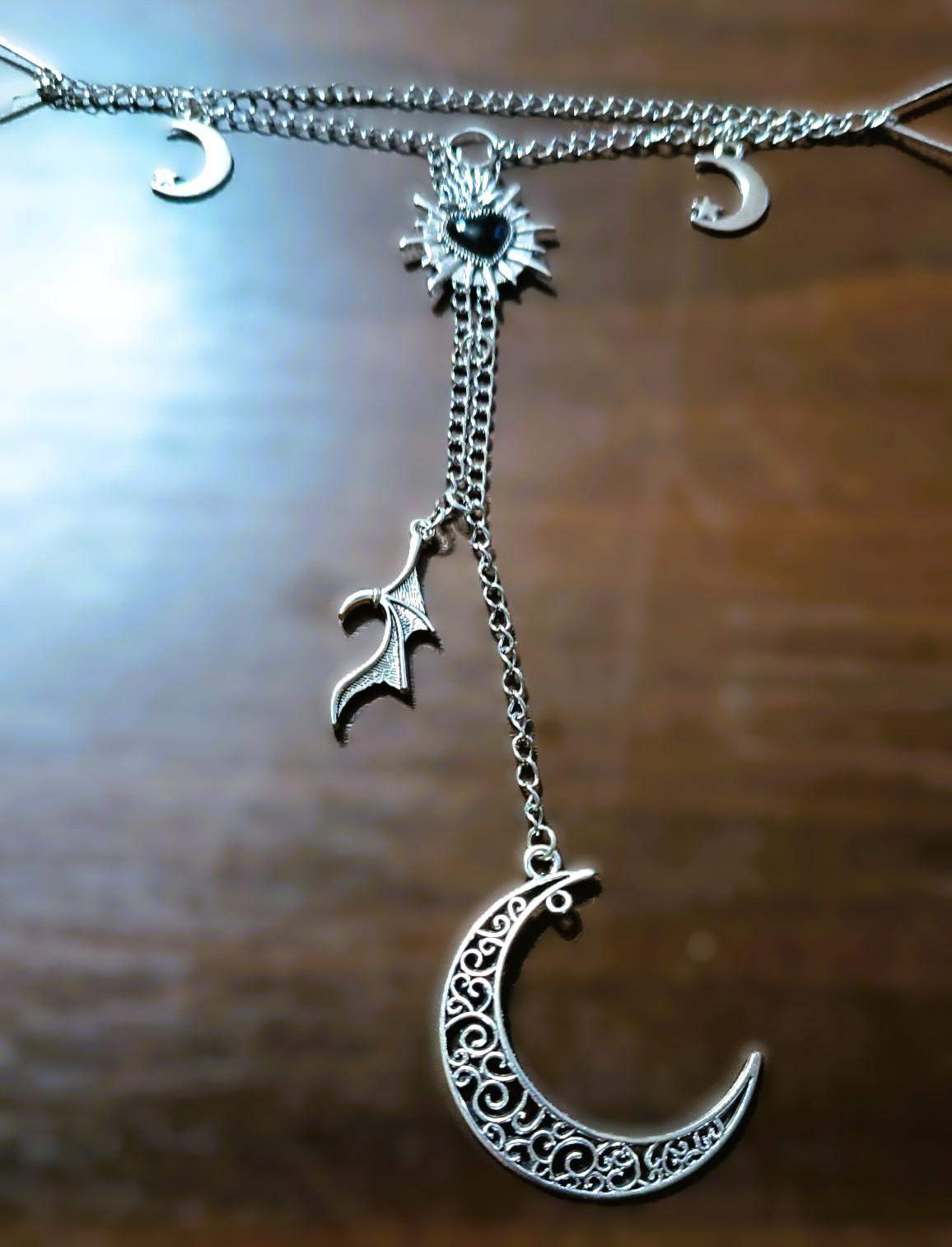 Choker w stylu gotyckim - serce w płonieniach , księżyce i węże#0023 2