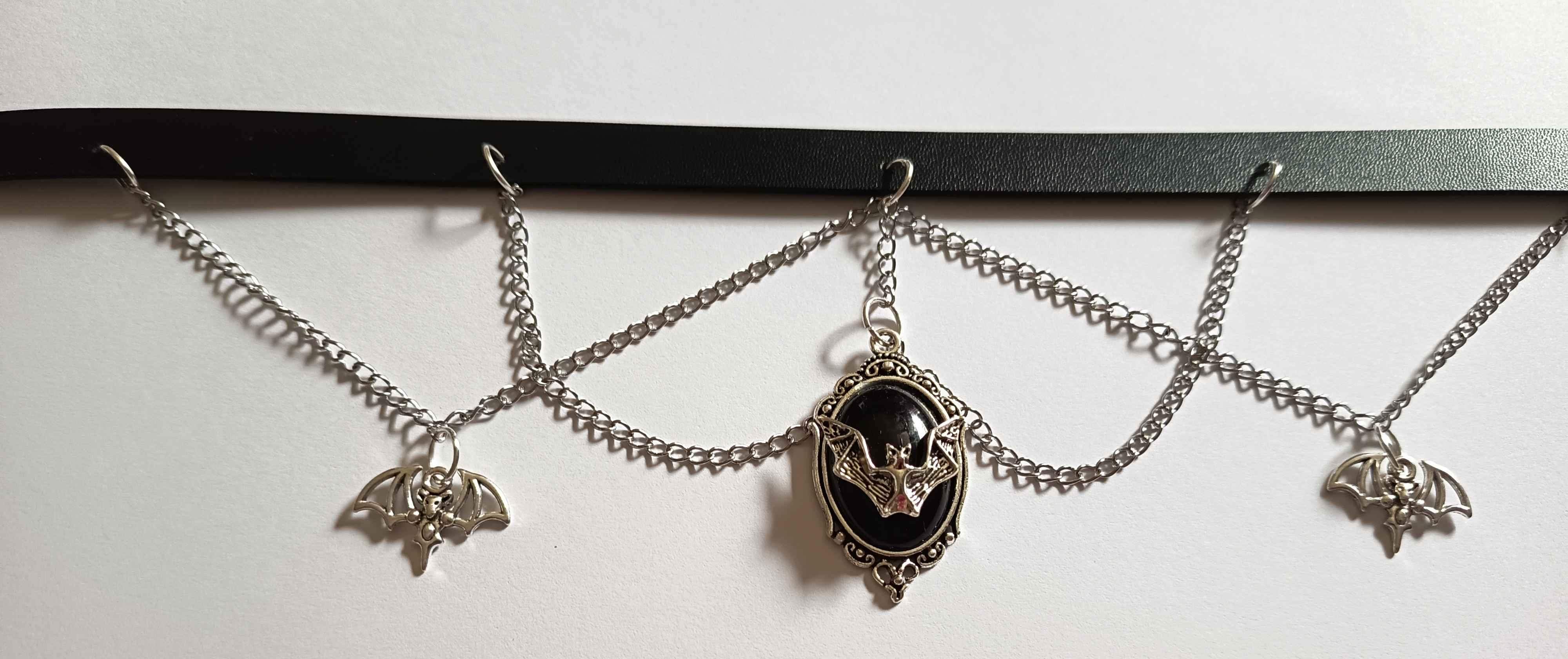 Choker w stylu gotyckim z nietoperzami. 6