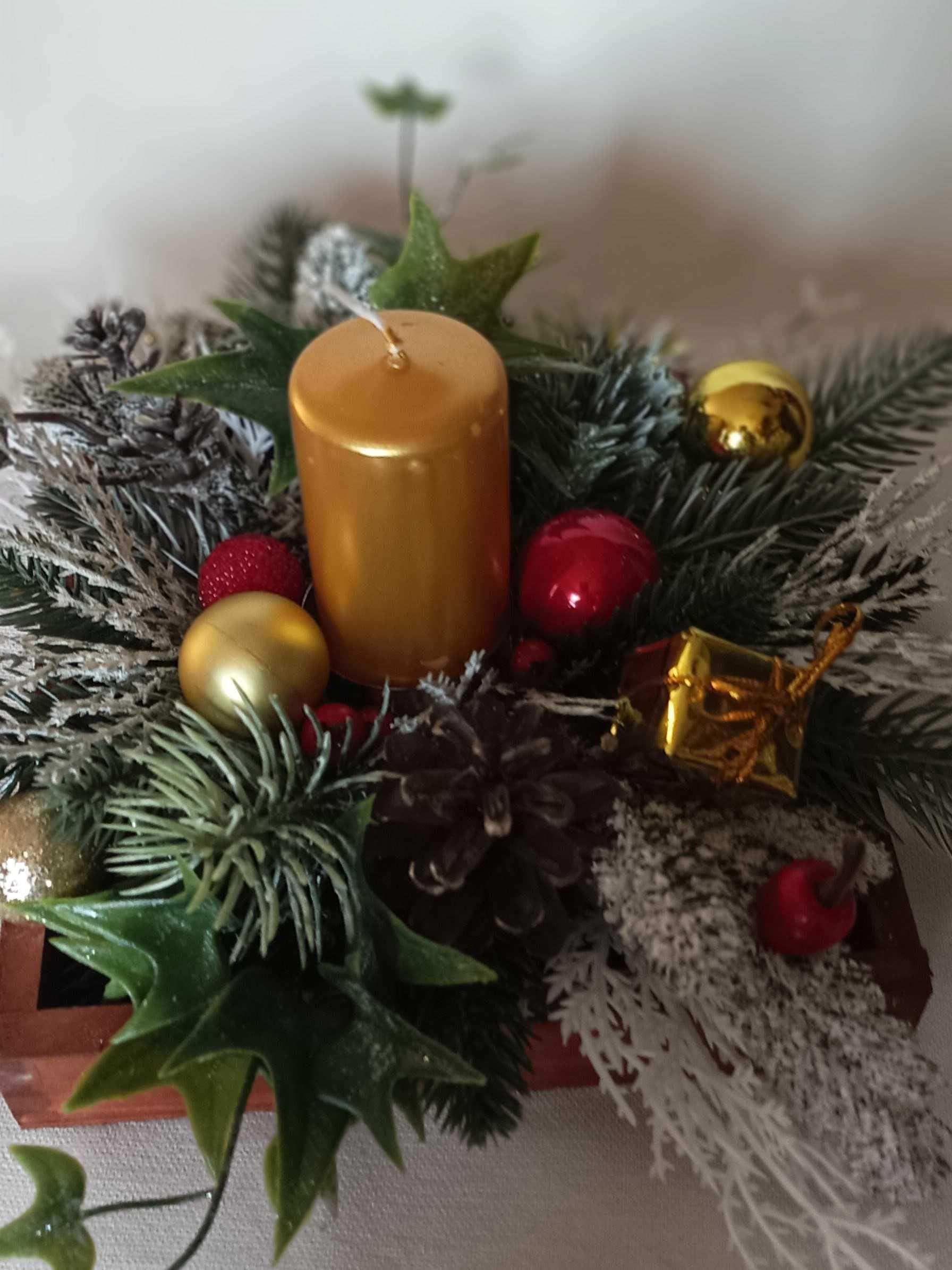 Stroik ze złotą świecą 5