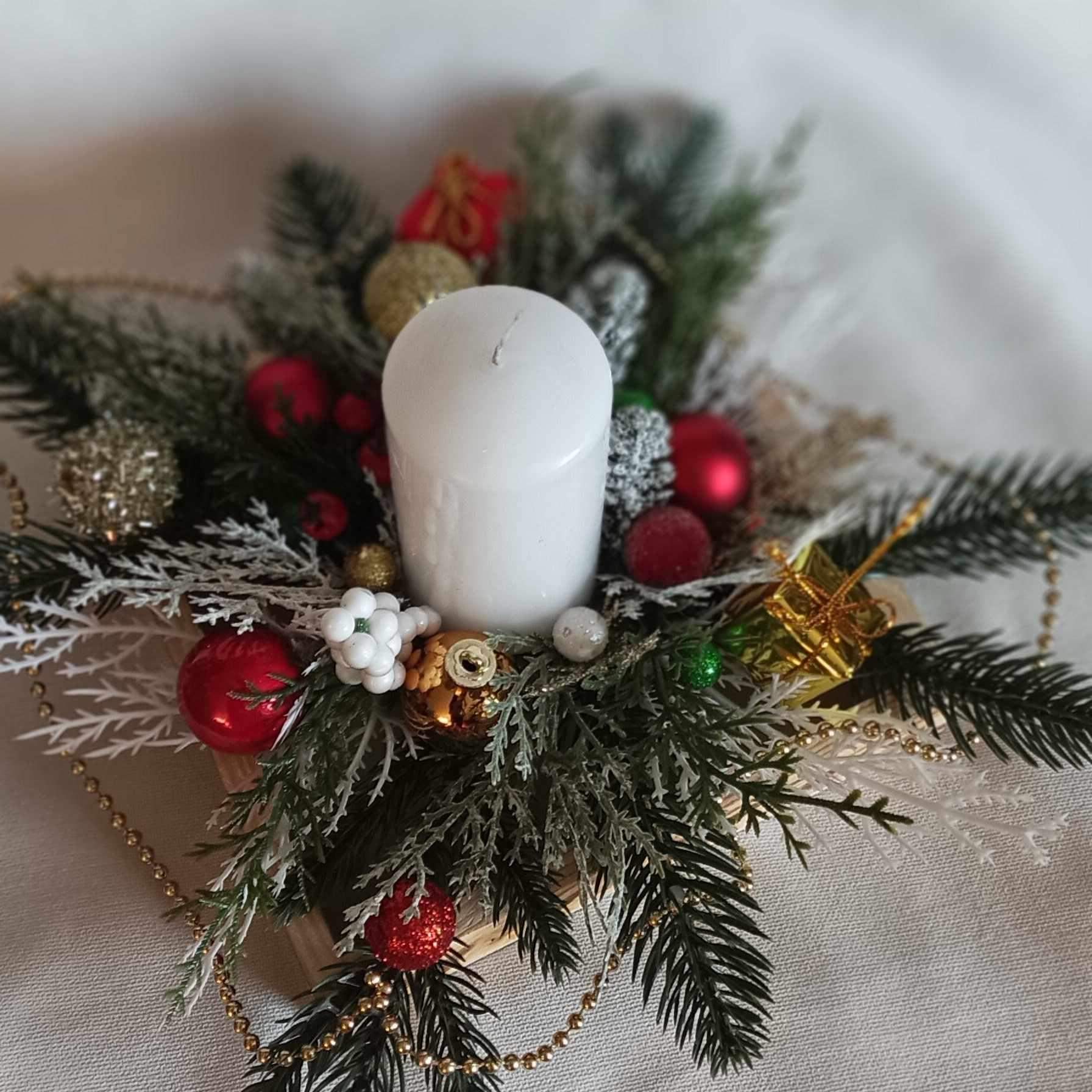 Stroik z białą świecą 5