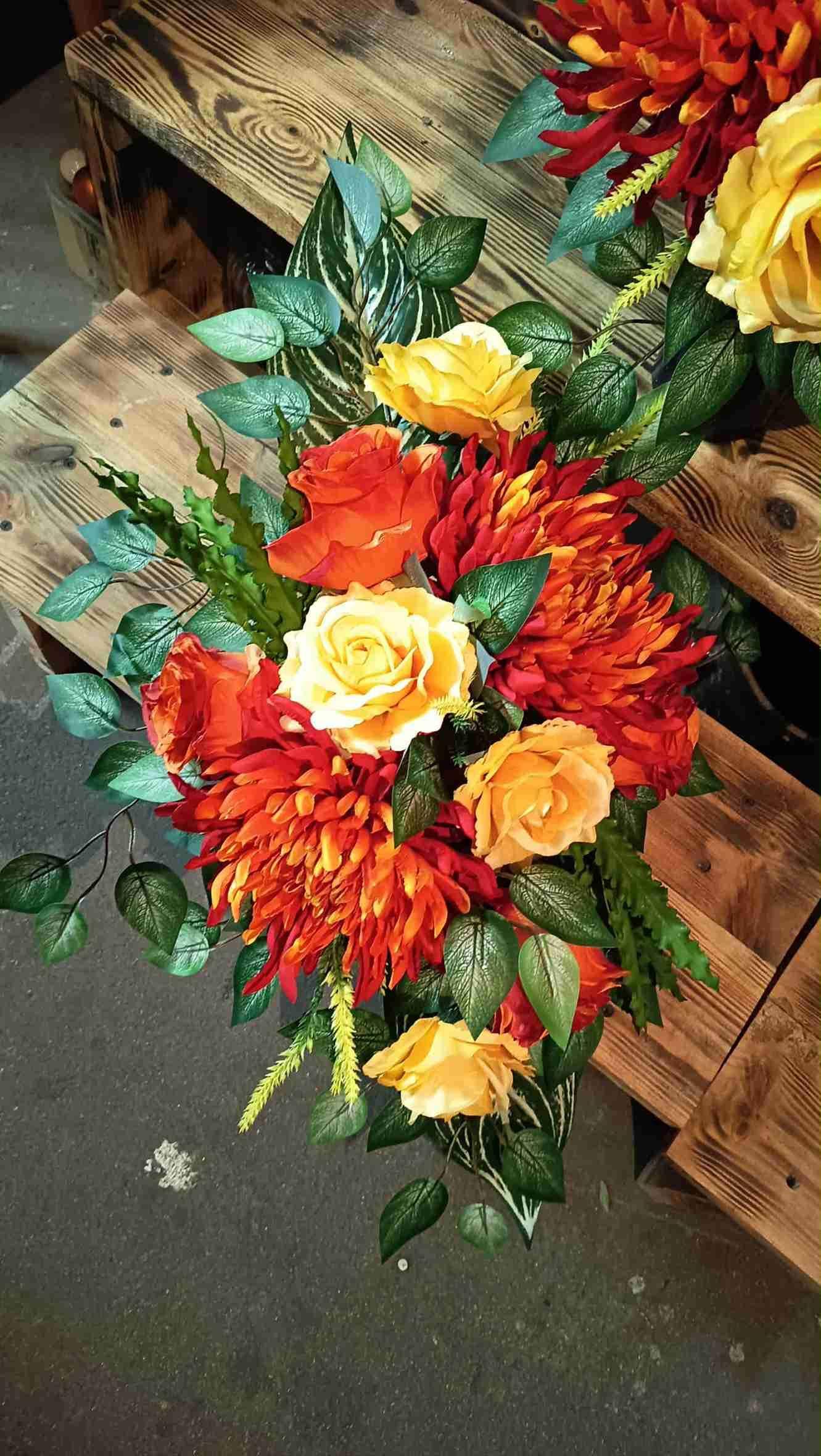 Kompozycja nagrobna w słonecznych kolorach 2