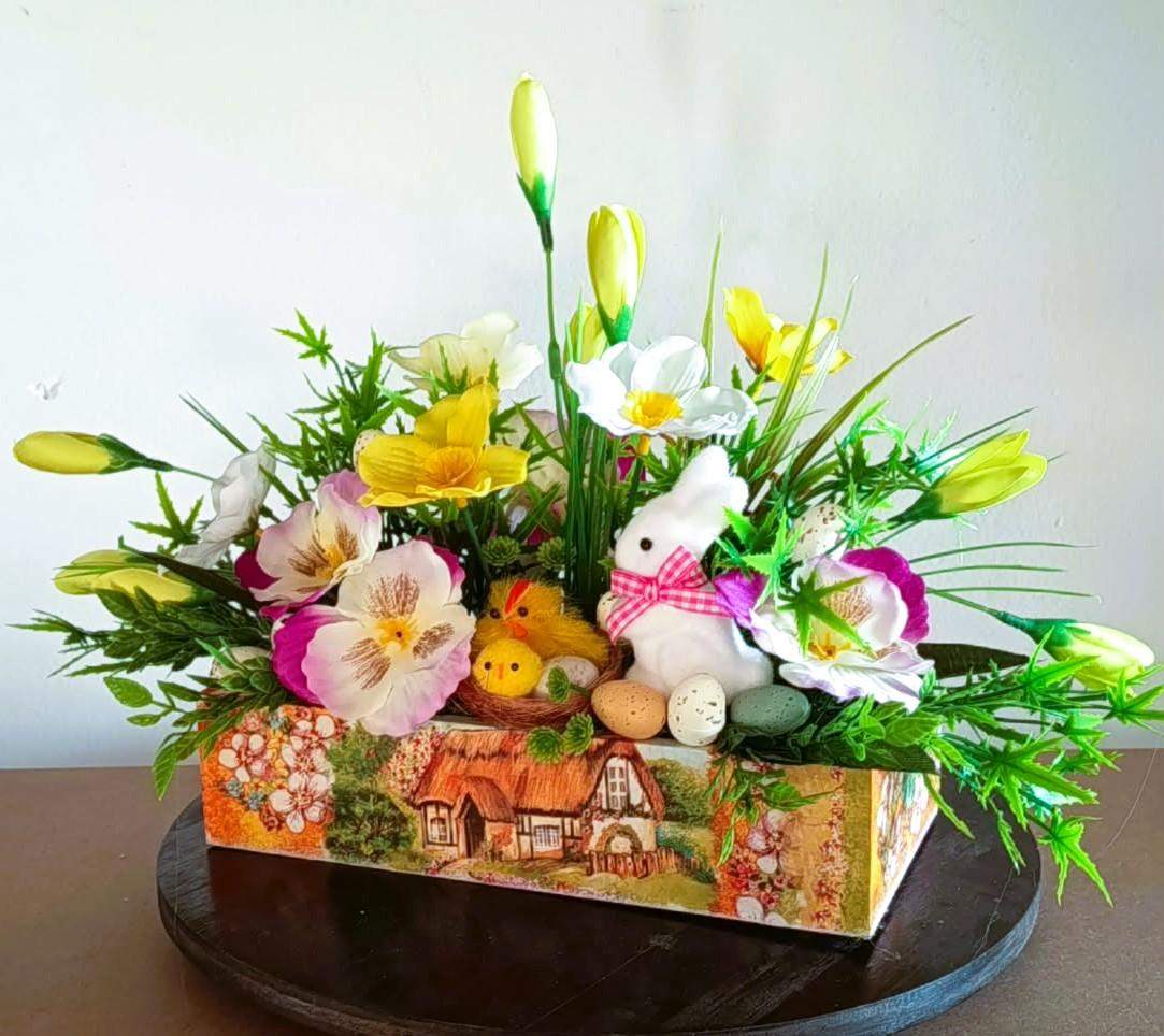 Dekoracja Wielkanocna w skrzyneczce z zajączkiem #DW012 0