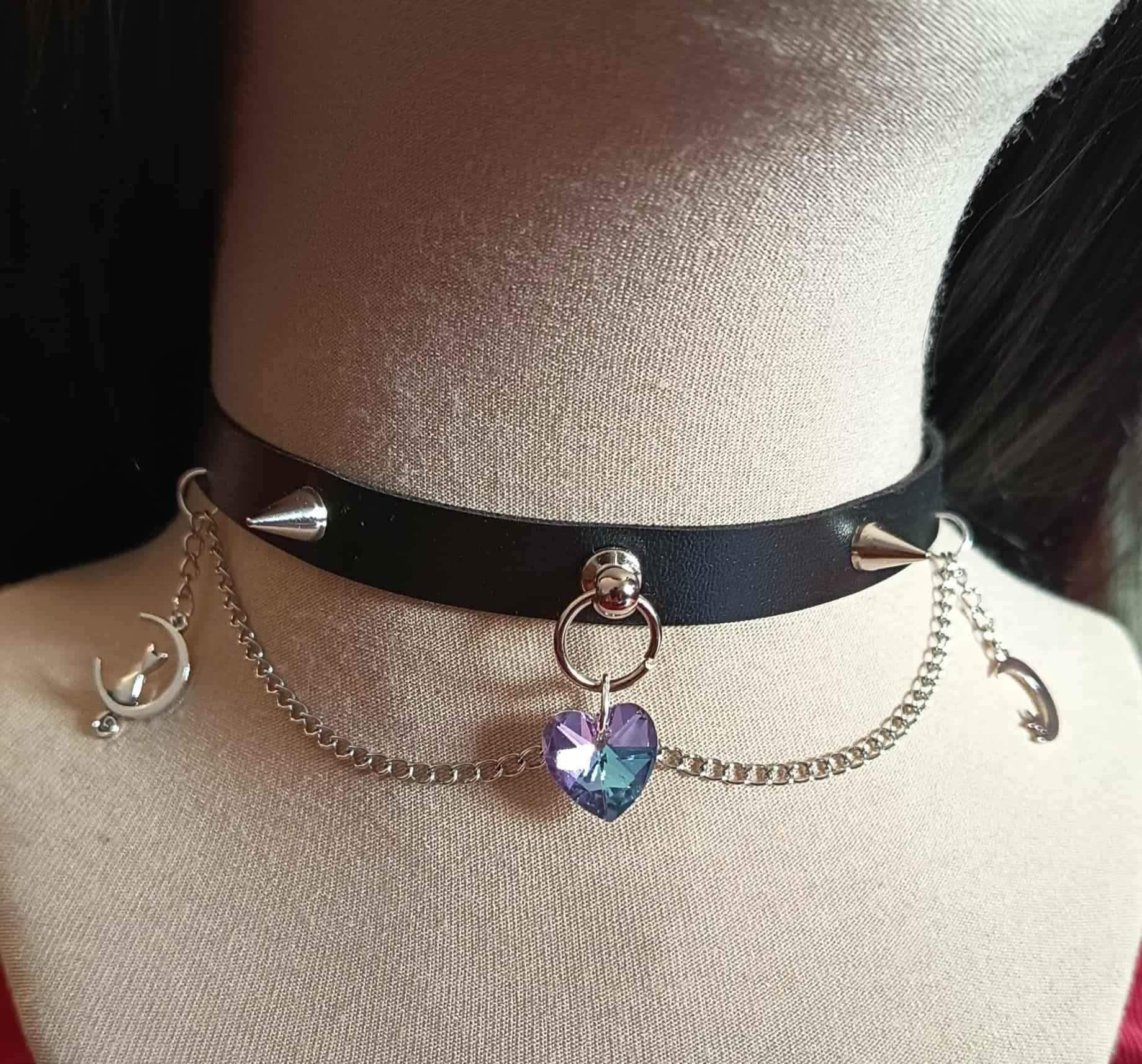 Gotycki choker z kryształowym sercem 5