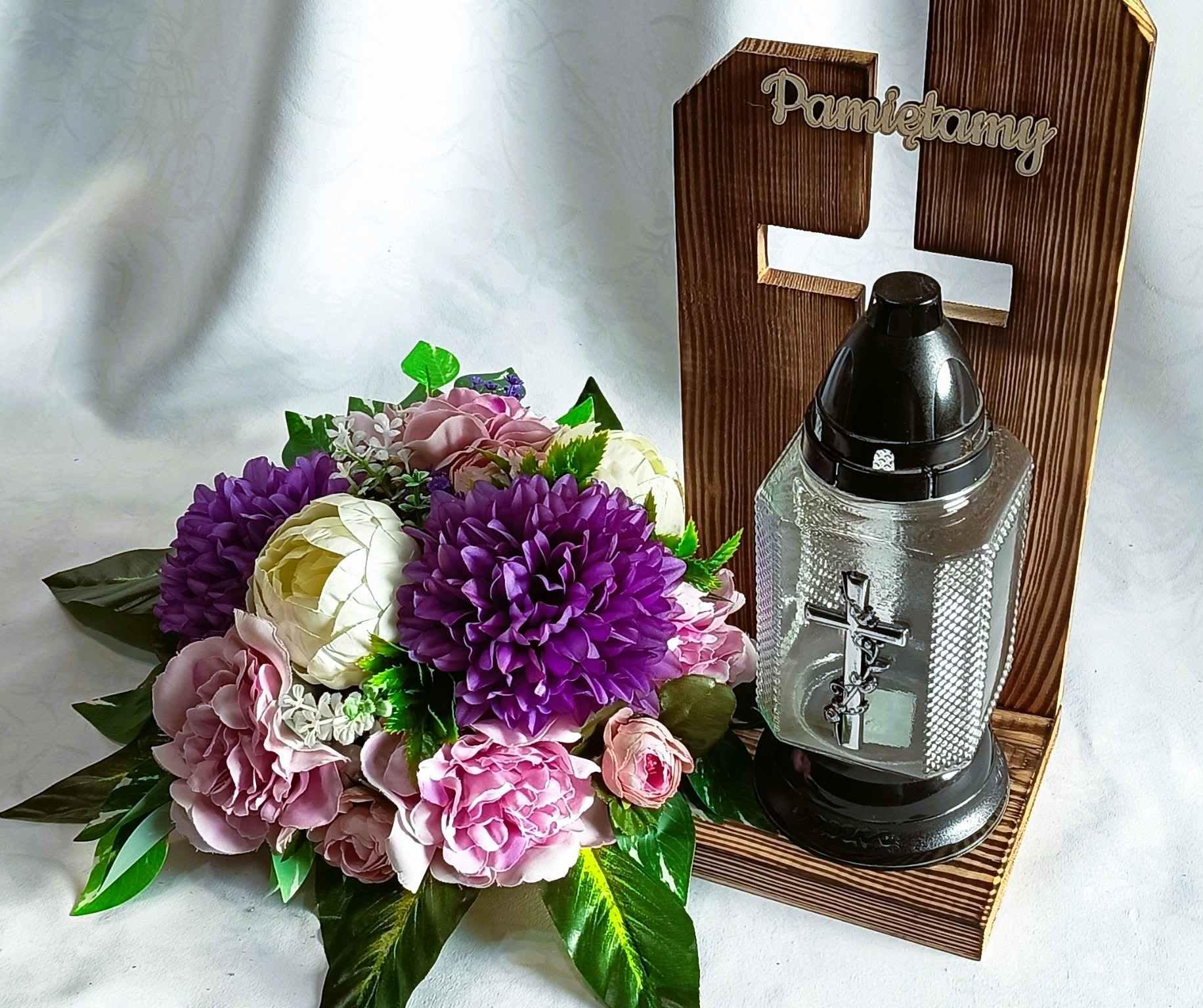Dekoracja kwiatowa na podstawie z drewna / Floral decoration on a wooden base #KNG024 6