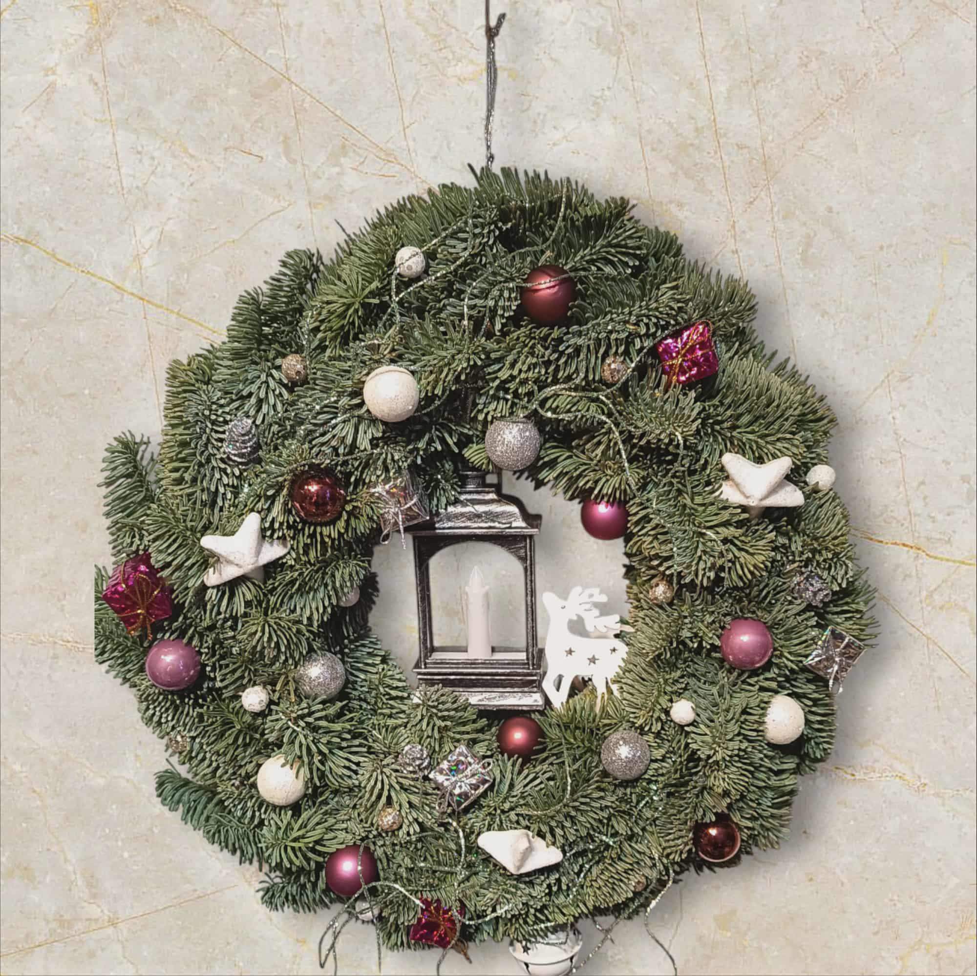 Wianek Świąteczny z latarenką 1