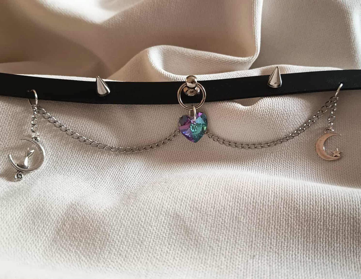 Gotycki choker z kryształowym sercem 6