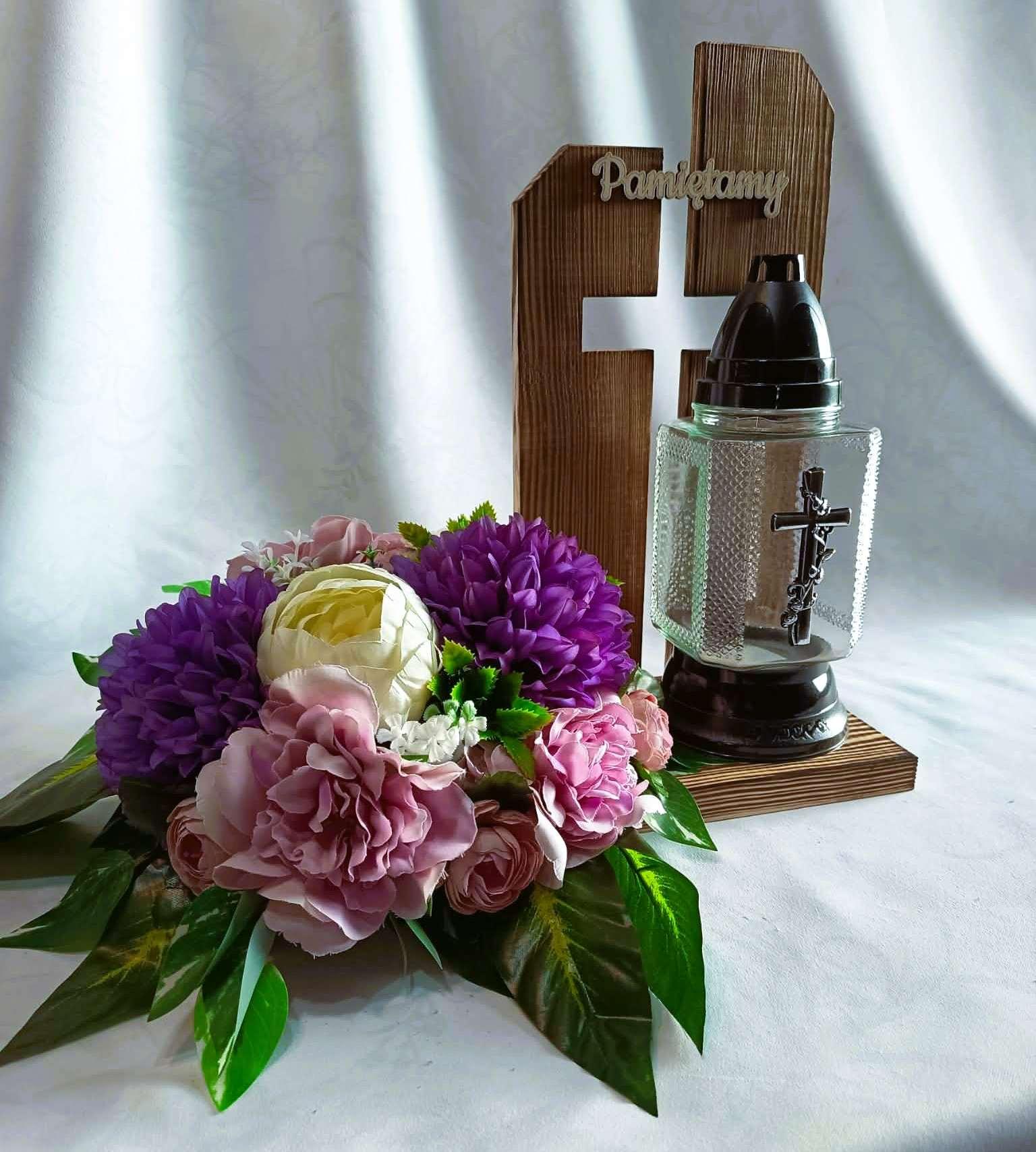 Dekoracja kwiatowa na podstawie z drewna / Floral decoration on a wooden base #KNG024 7