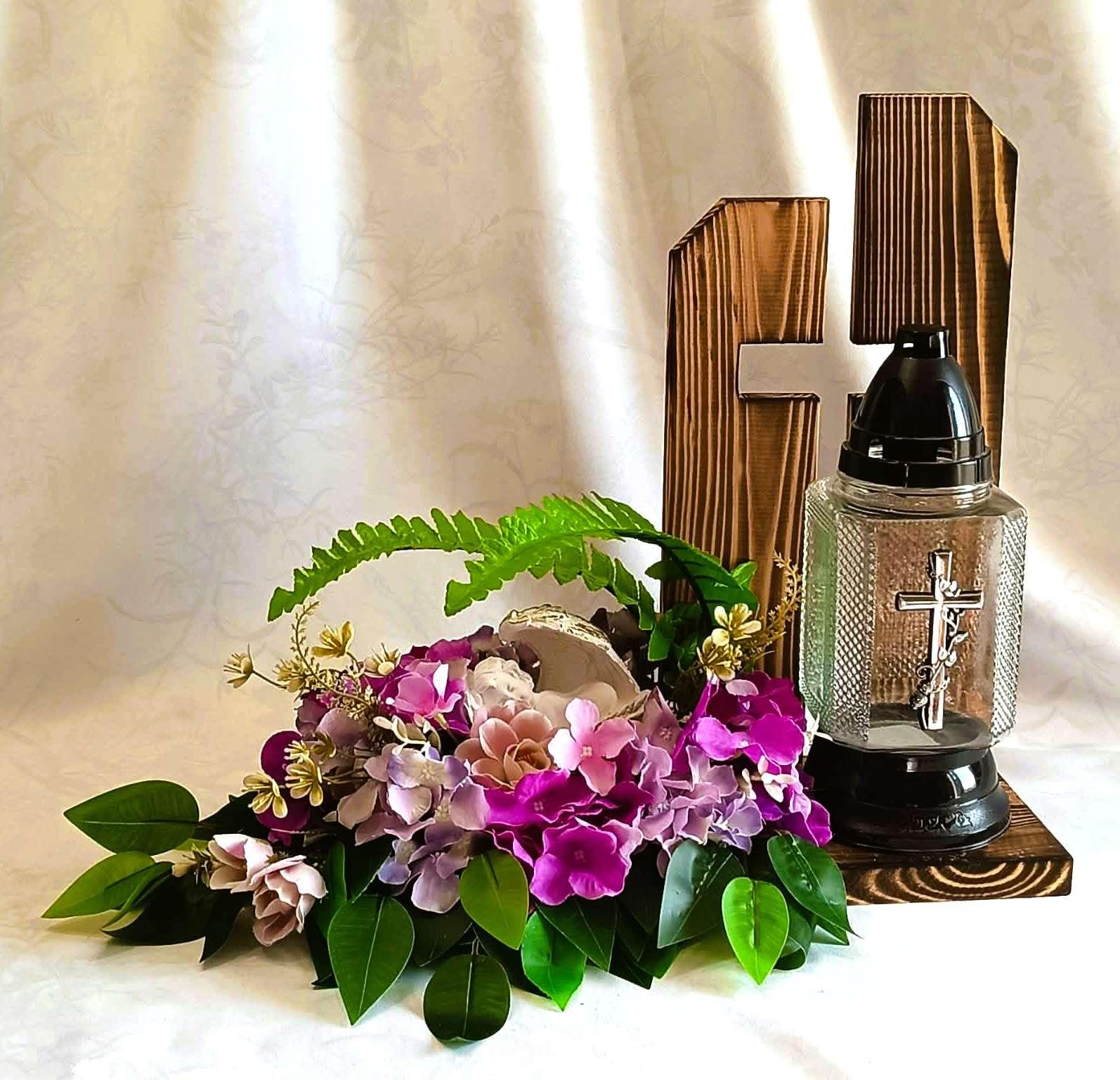 Dekoracja kwiatowa z aniołkiem / Floral decoration with a small angel #KNG017 0