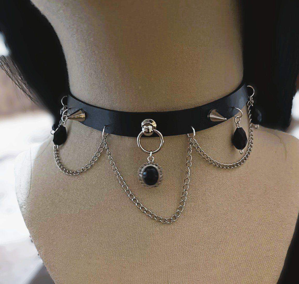 Choker w stylu gotyckim z czarnym kaboszonem i kryształowym i sopelkami #0022 2