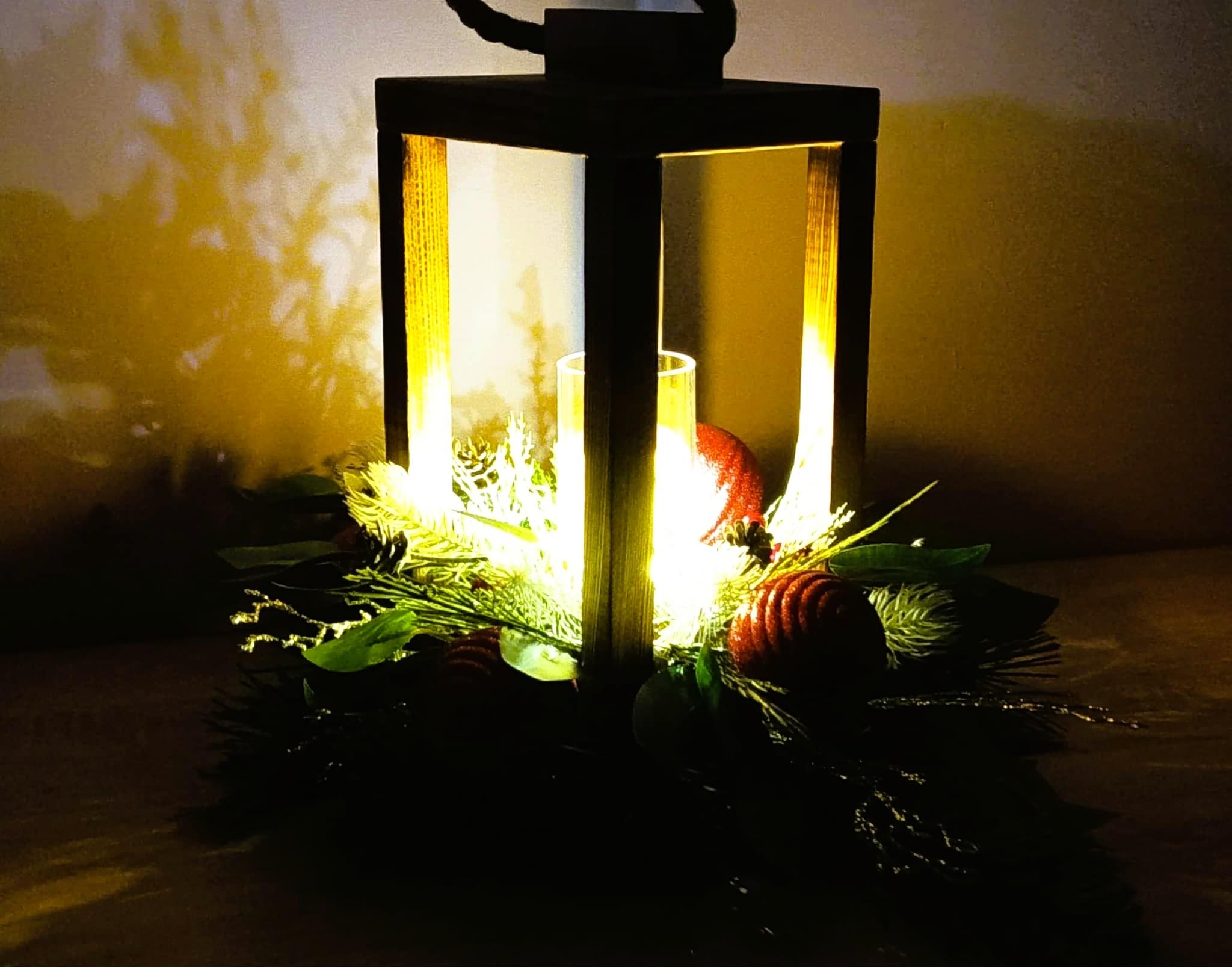 Świąteczna latarnia ze światełkiem 3