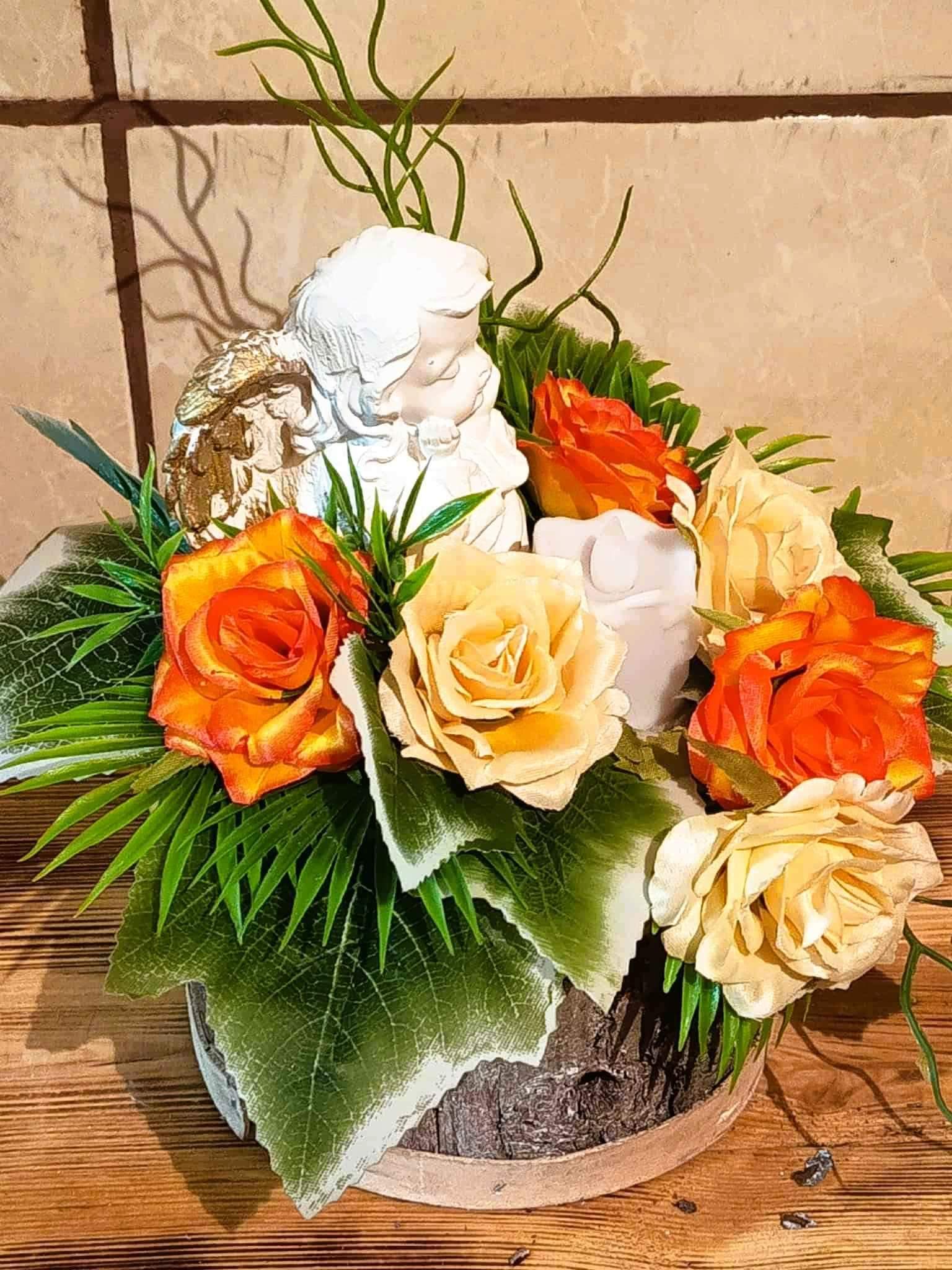 Kompozycja nagrobna z aniołkiem 1