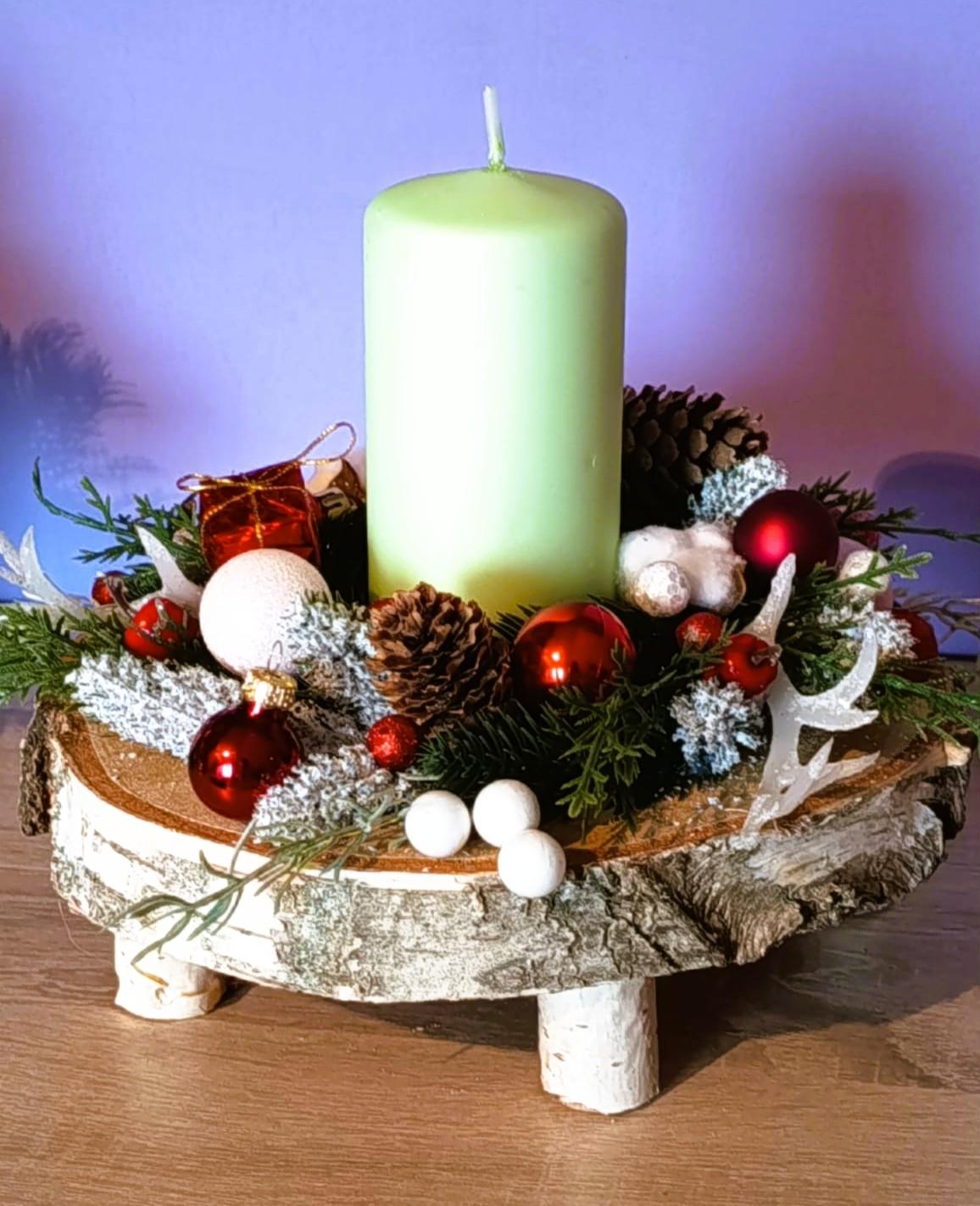 Dekoracja świąteczna ze świecą na plastrze brzozy. 5