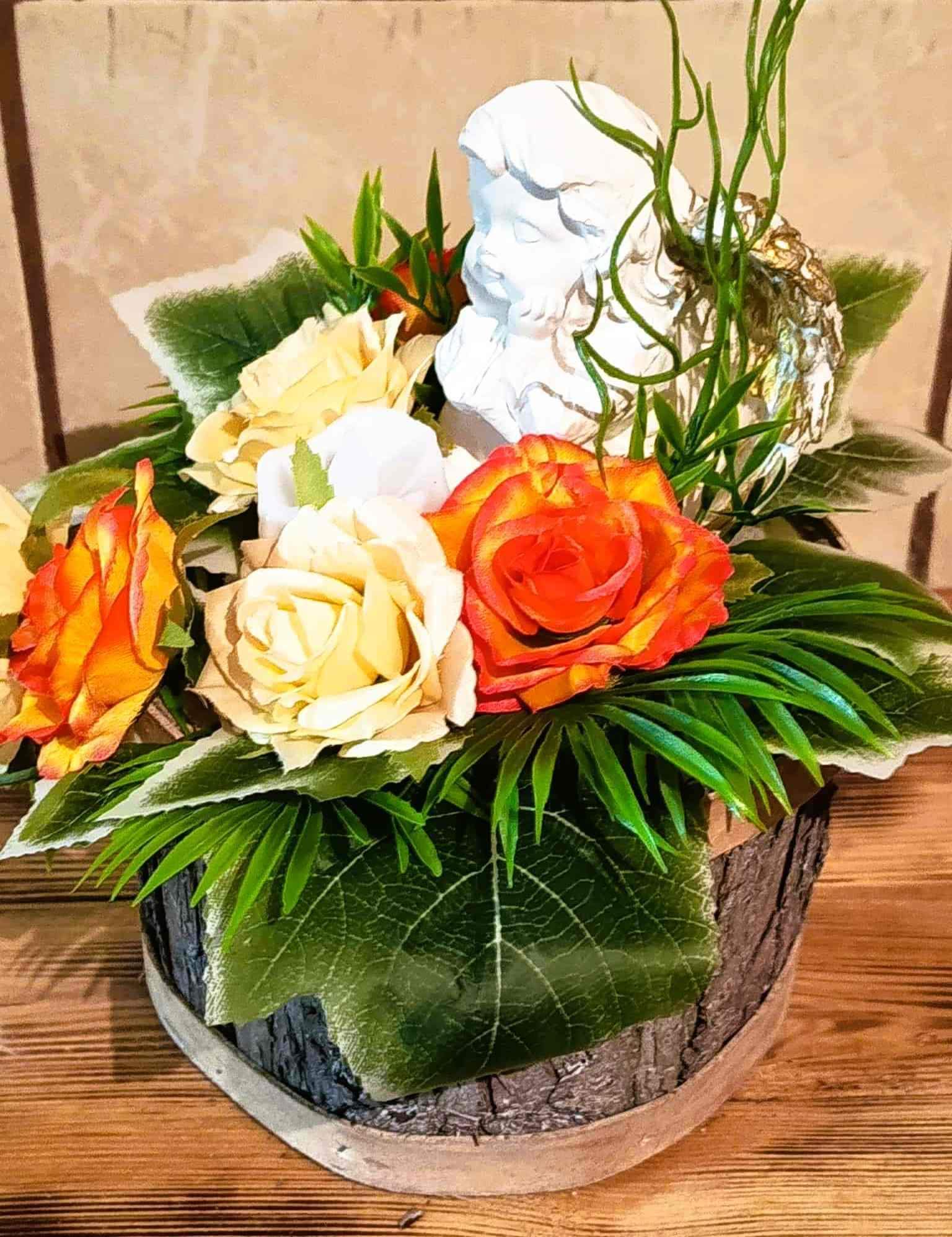 Kompozycja nagrobna z aniołkiem 2