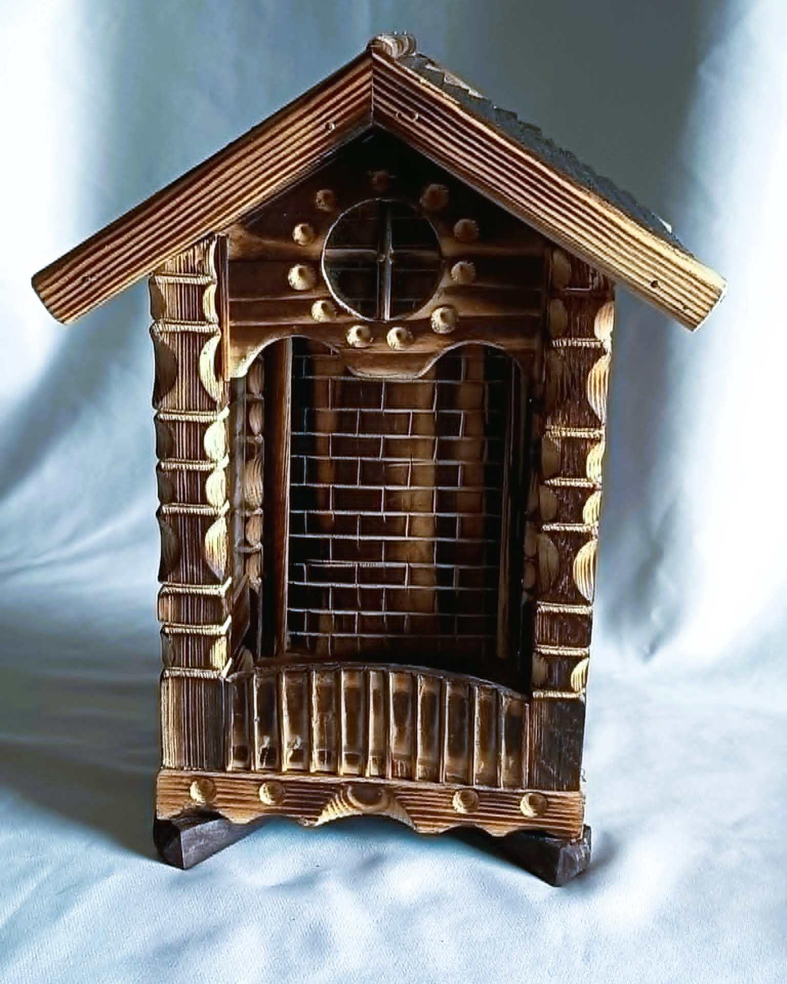Drewniana, rustykalna kapliczka z oknami #3 / Wooden, rustic shrine with windows #3 4
