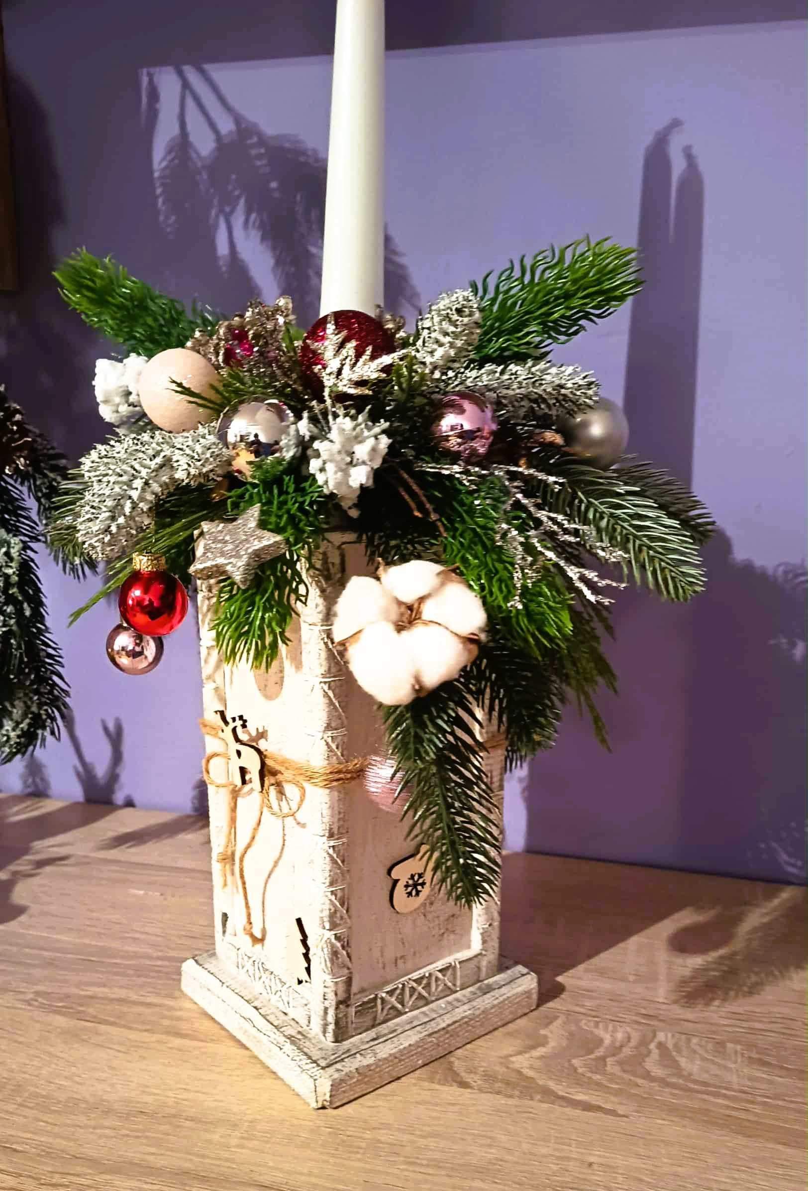 Świąteczny stroik - dwie świece. 8