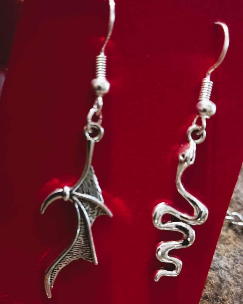 Choker w stylu gotyckim - serce w płonieniach , księżyce i węże#0023 8