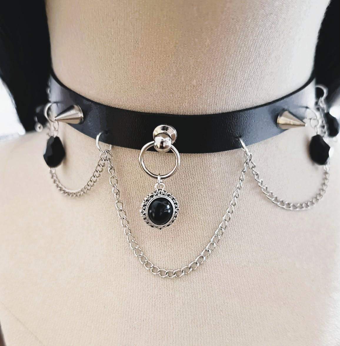 Choker w stylu gotyckim z czarnym kaboszonem i kryształowym i sopelkami #0022 0