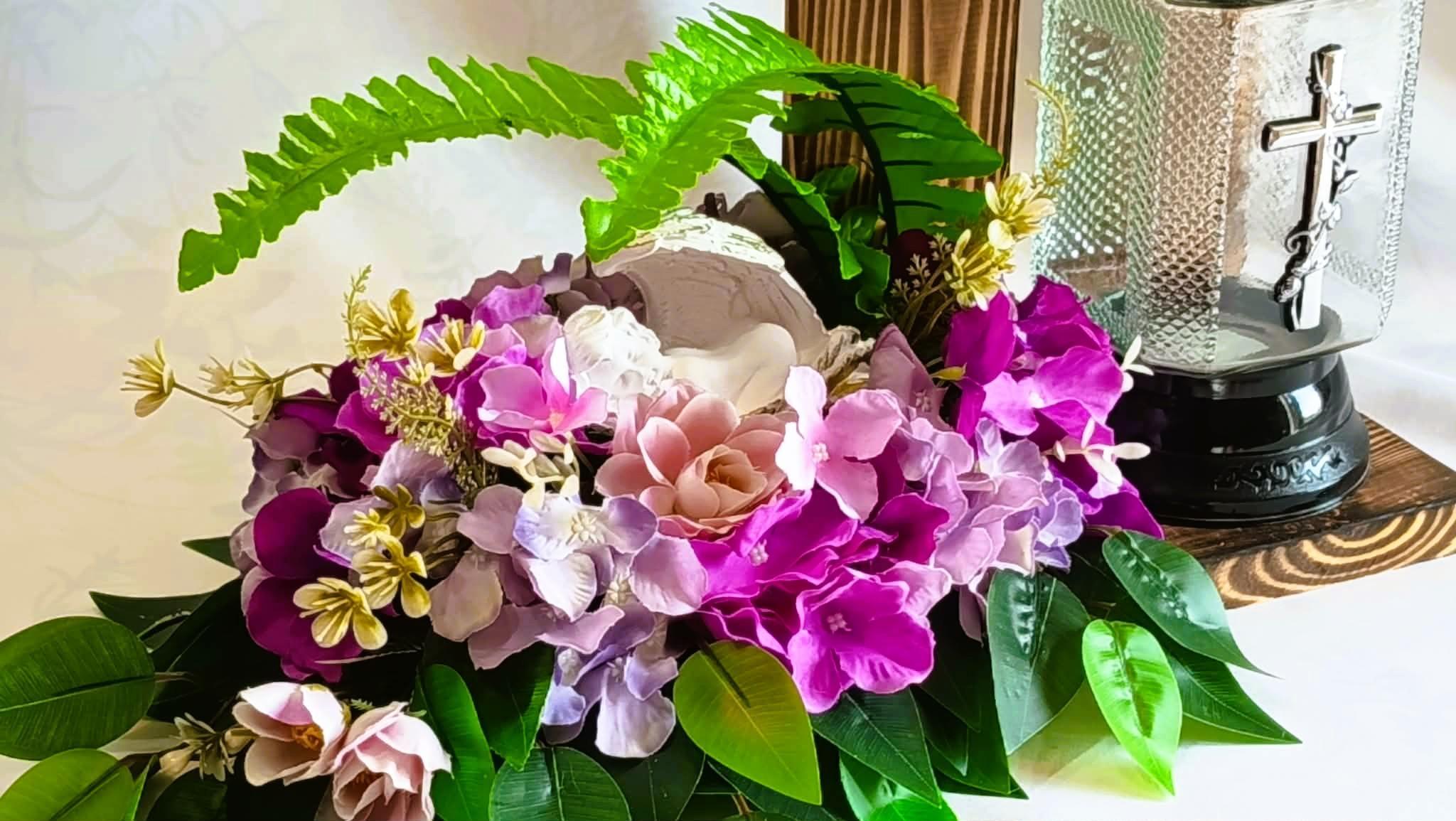 Dekoracja kwiatowa z aniołkiem / Floral decoration with a small angel #KNG017 2