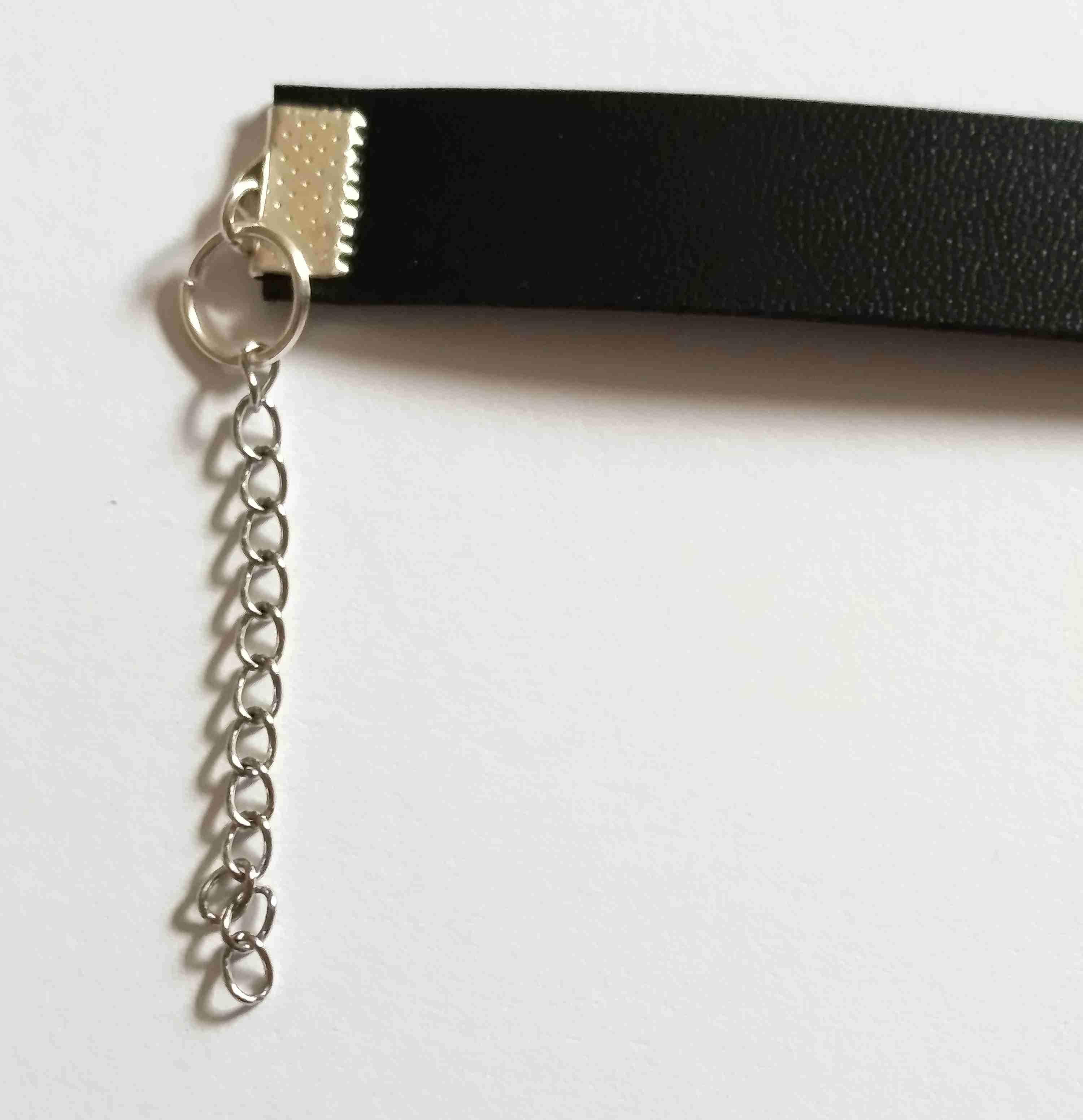 Gotycki choker z motywem nietoperzy, pentagramów i miecza 5