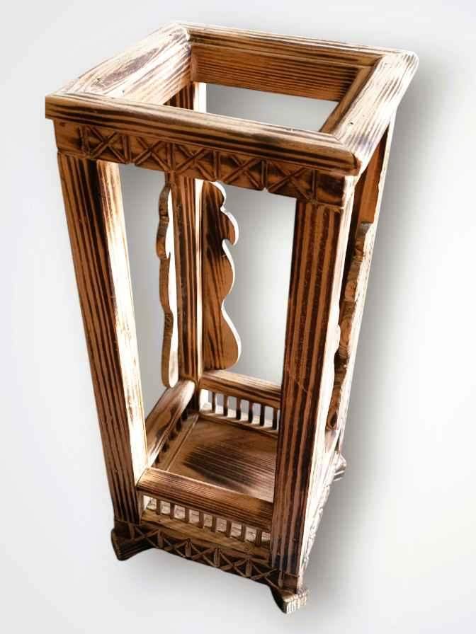 Otwarta, drewniana latarnia z płotkiem "2" 0