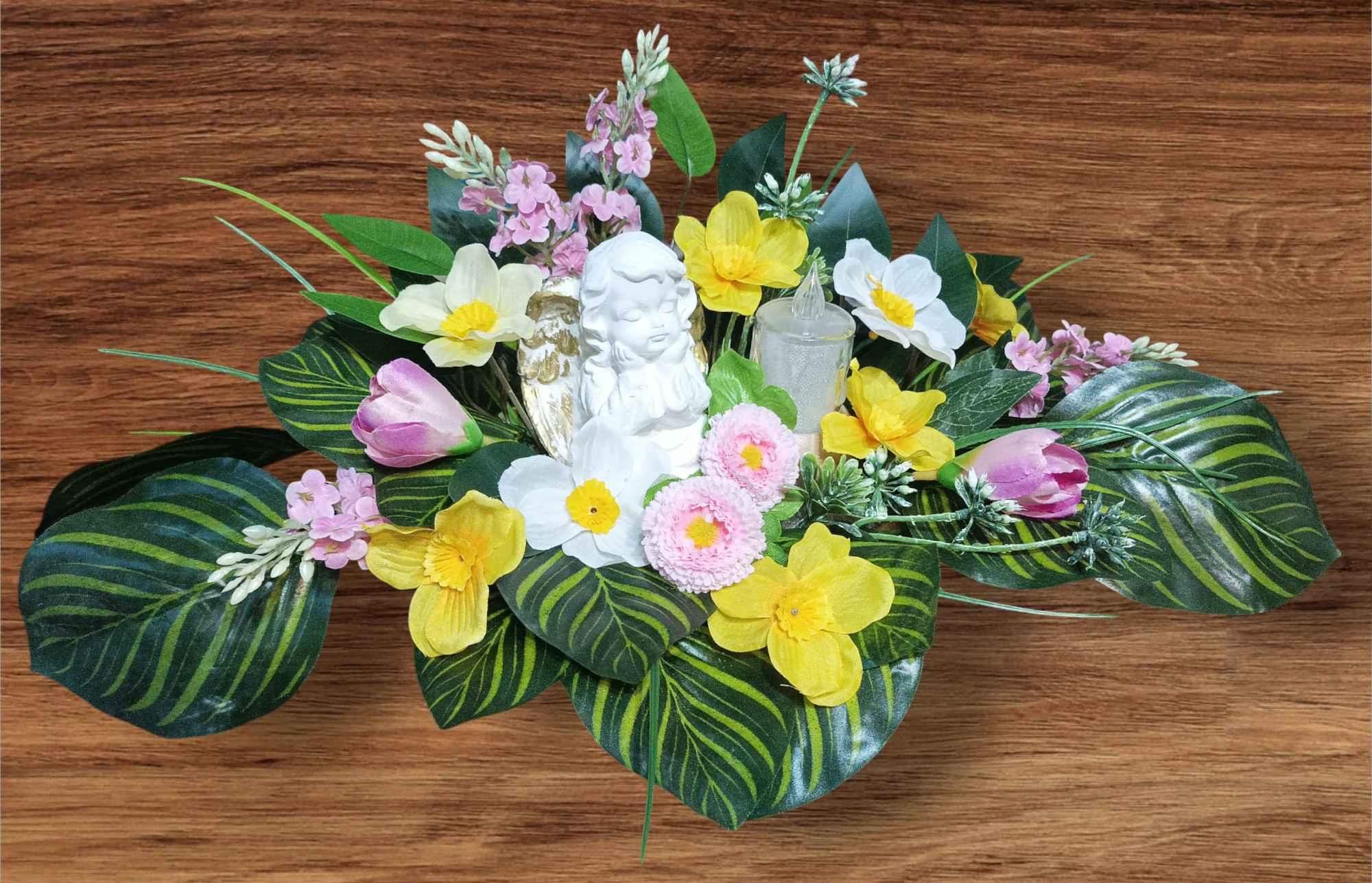 Dekoracja kwiatowa z aniołkiem #KNG006 0